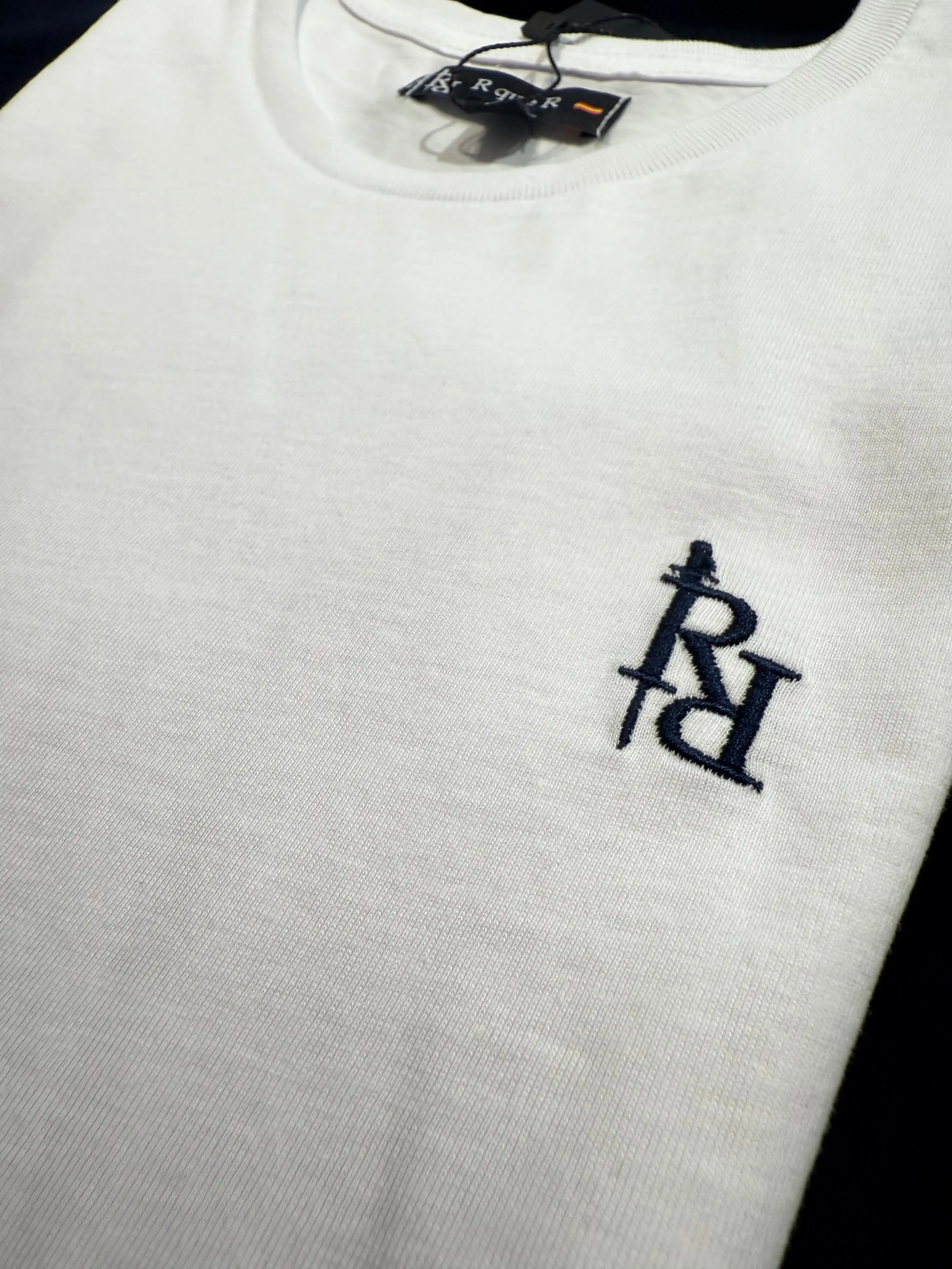 White Woman Rquer T -shirt - Image 3