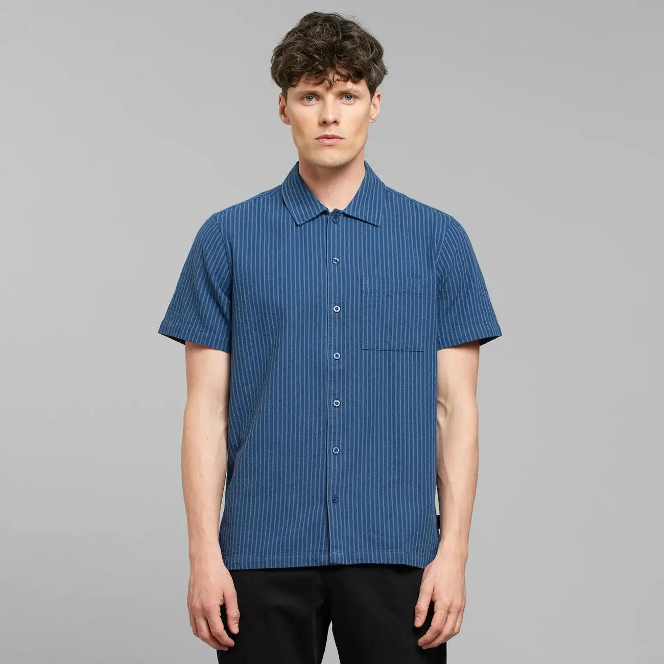 Short manga shirt blue stripes