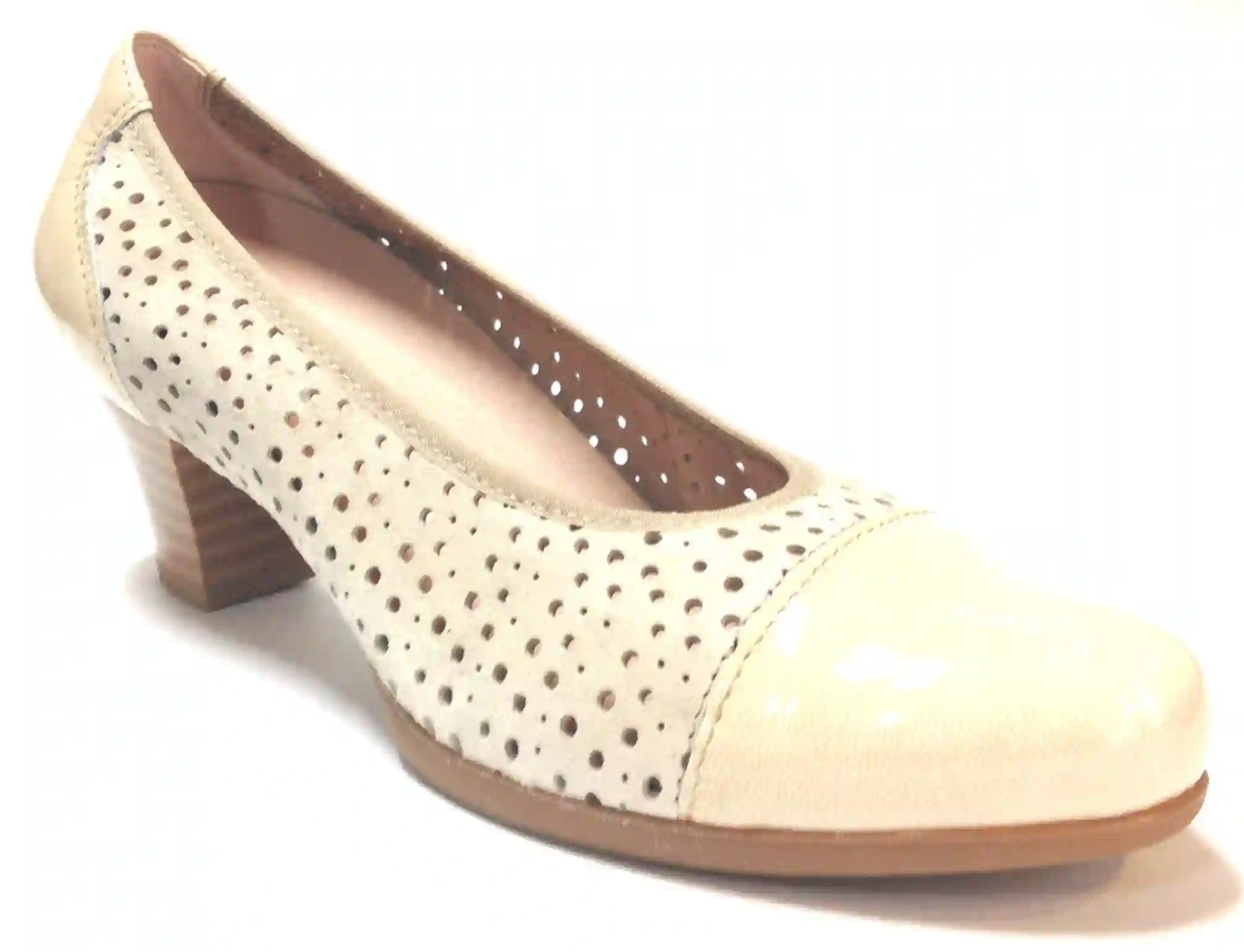 Pitillos 03 1242 zapato calado de mujer beige