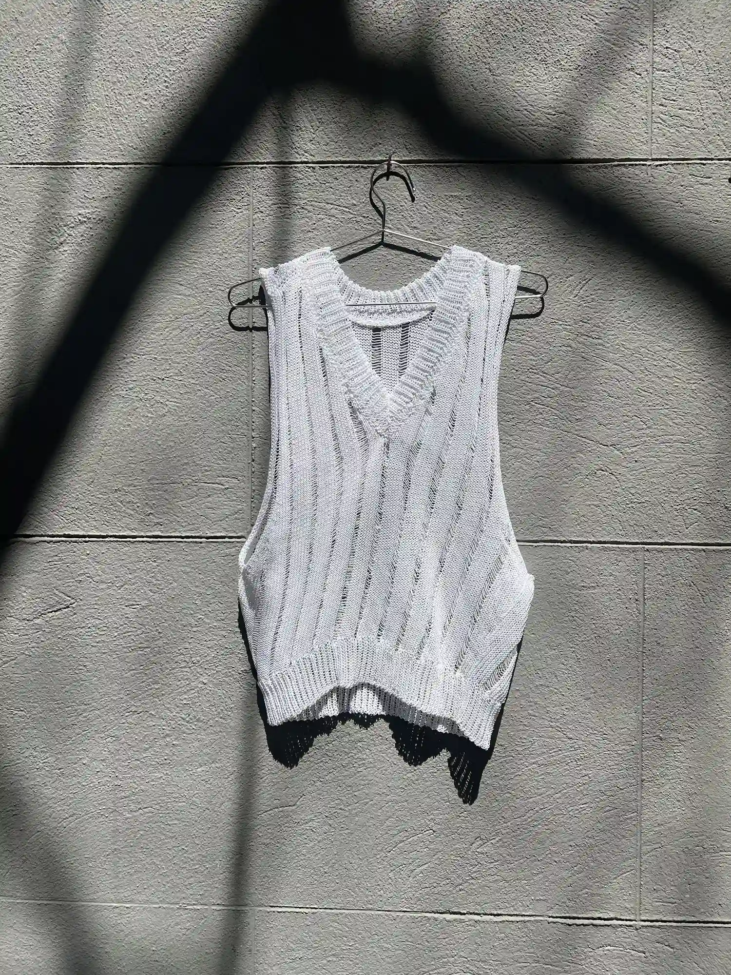 White point vest single