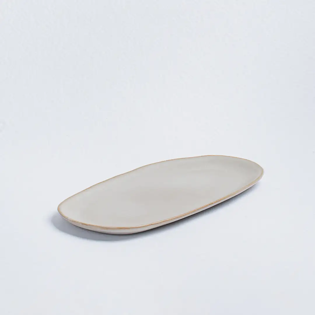 Oval tray of porcelain sets