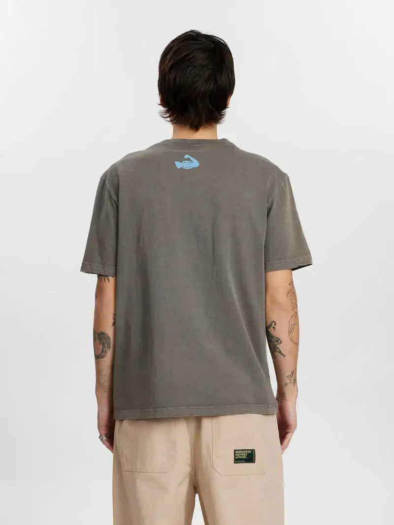 T -shirt with gray screen printing - Image 4
