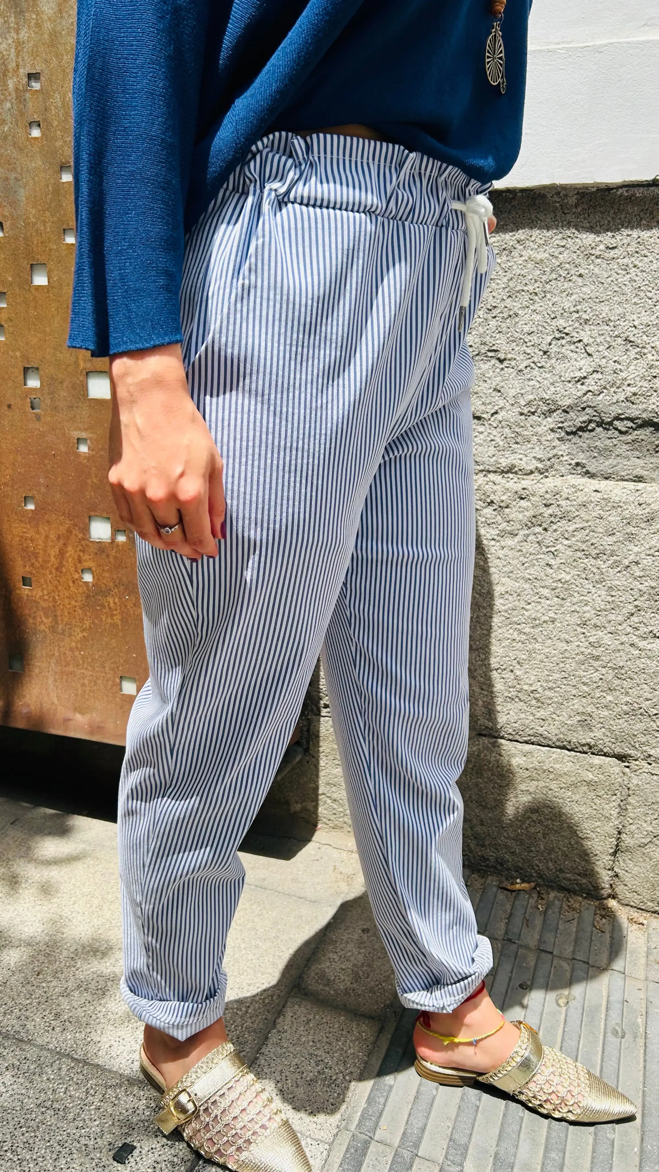 Pantalón rayas azules - Imagen 2