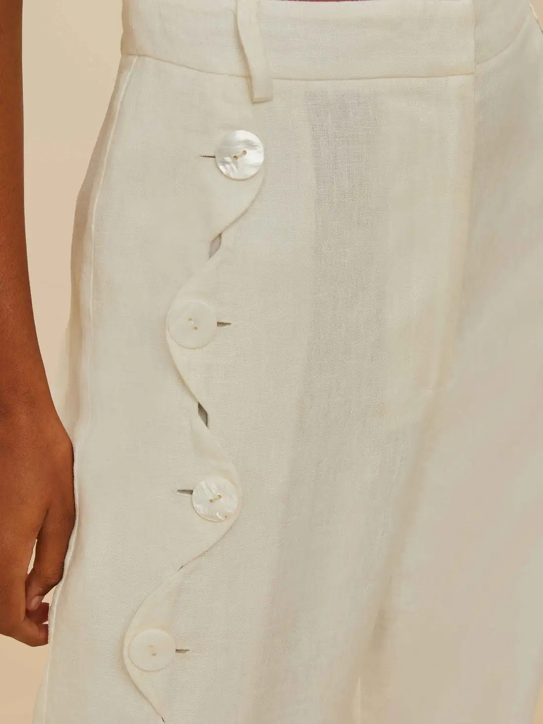 High Waisted Wavy Buttoning Pants - Imagen 4