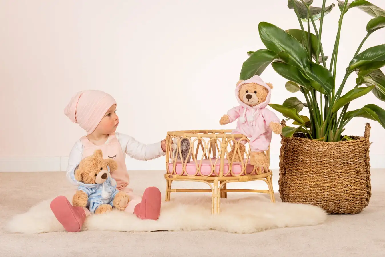 Peluche marrón 30 cm con pijama rosa - Imagen 4