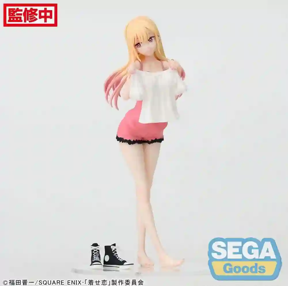 Figura Marin Kitagawa Trying On. My Dress-Up Darling