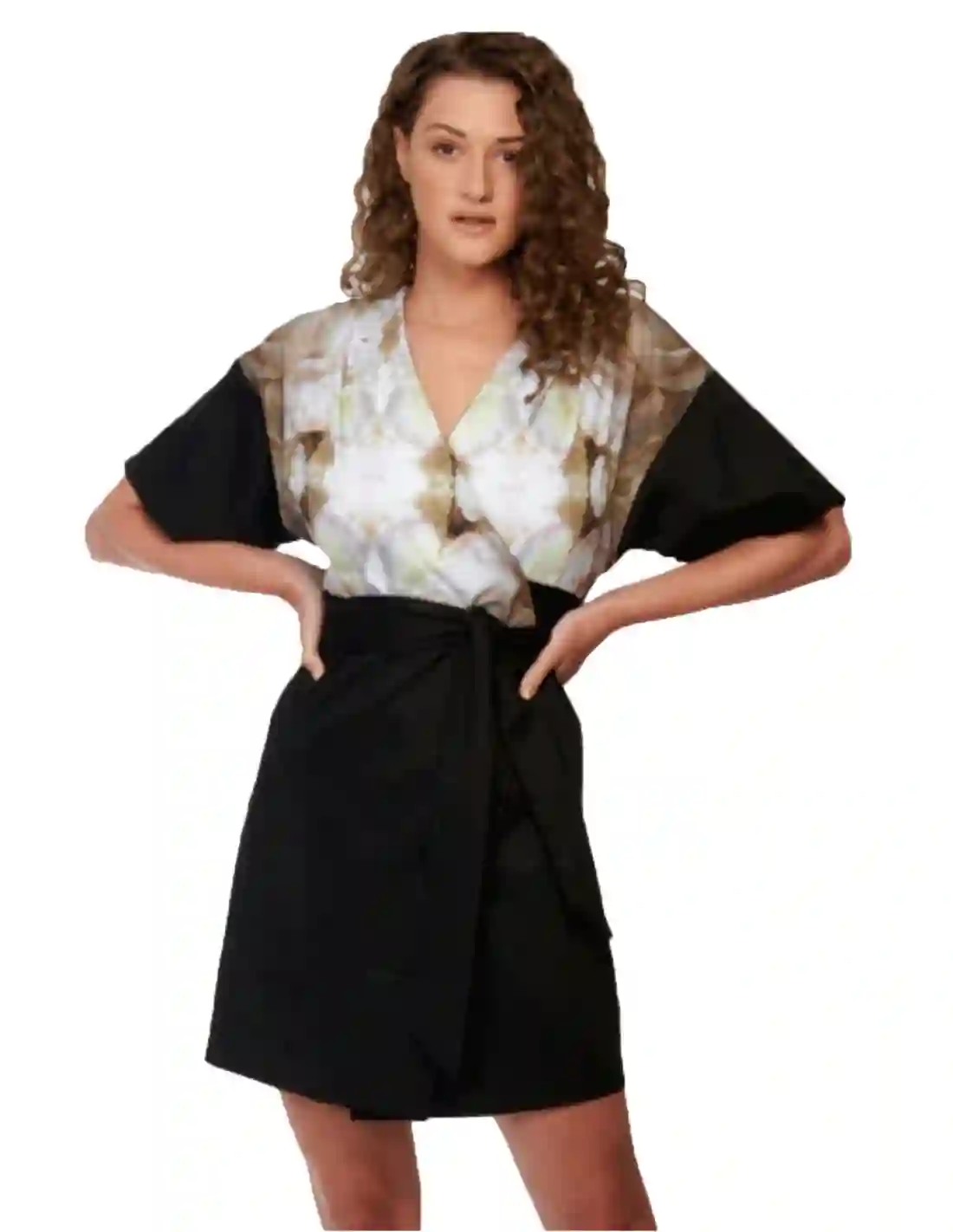 Vestido cóctel bicolor beige y negro con mangas holgada