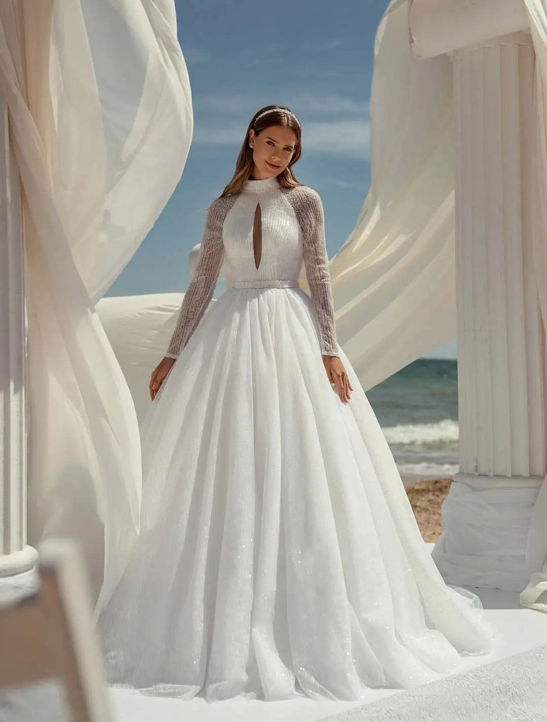 Princess and Open Halter Night Wedding Dress