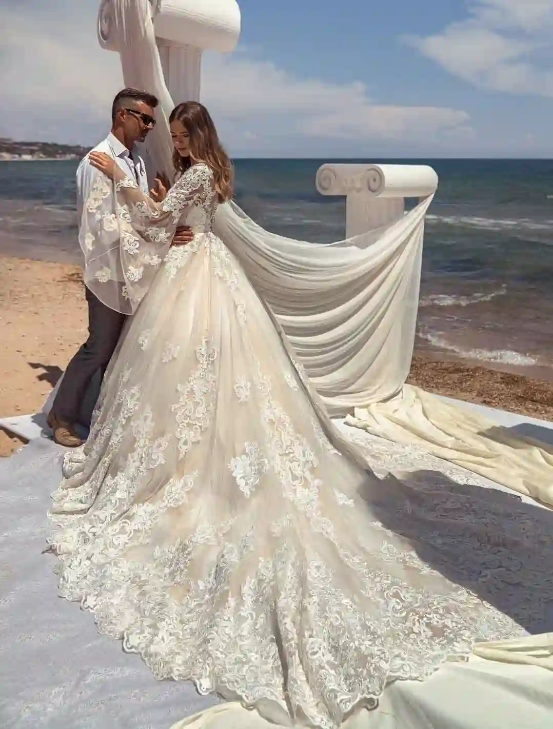 Wedding dress with long tulle sleeve