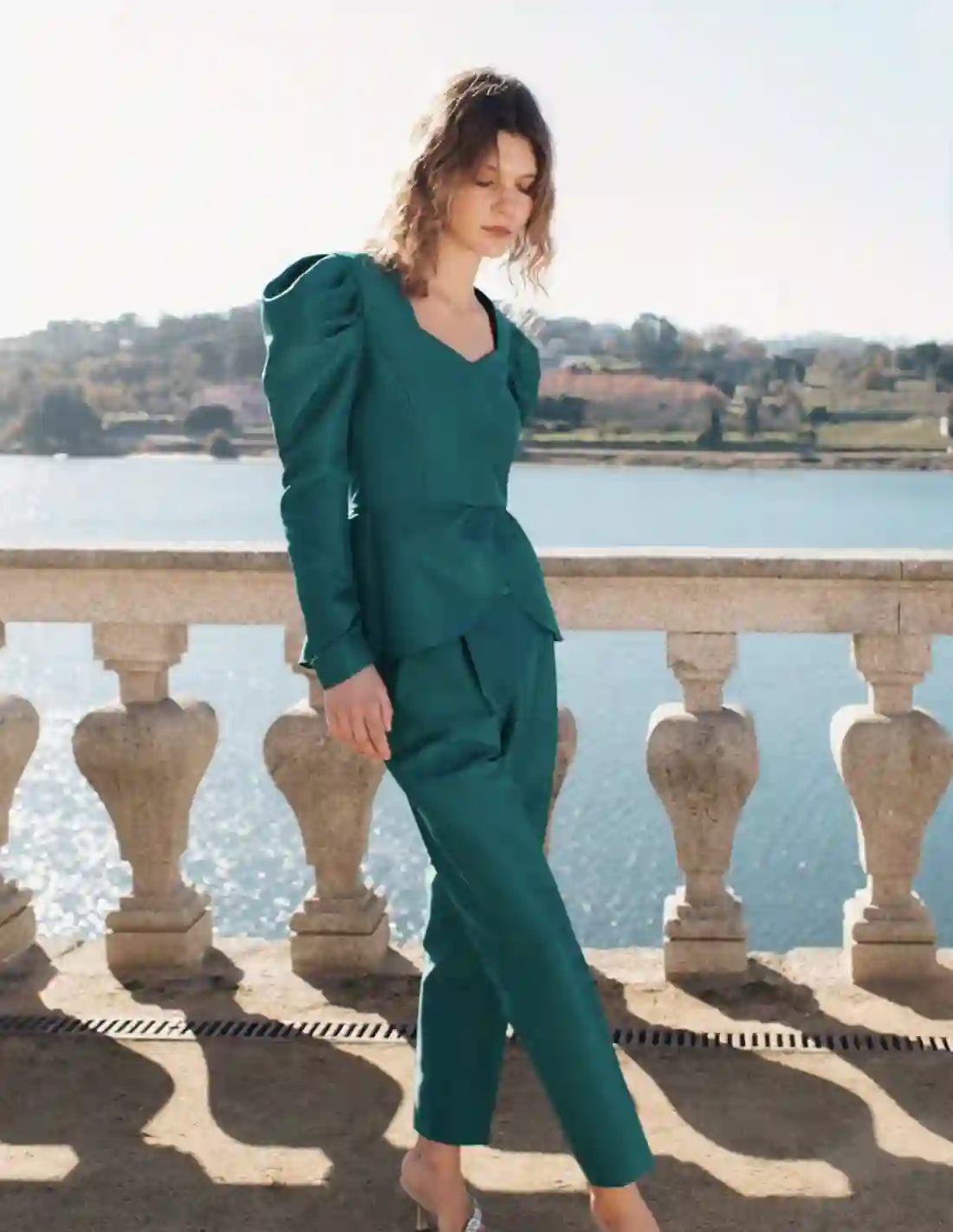 Pantalón largo verde esmeralda con pinzas