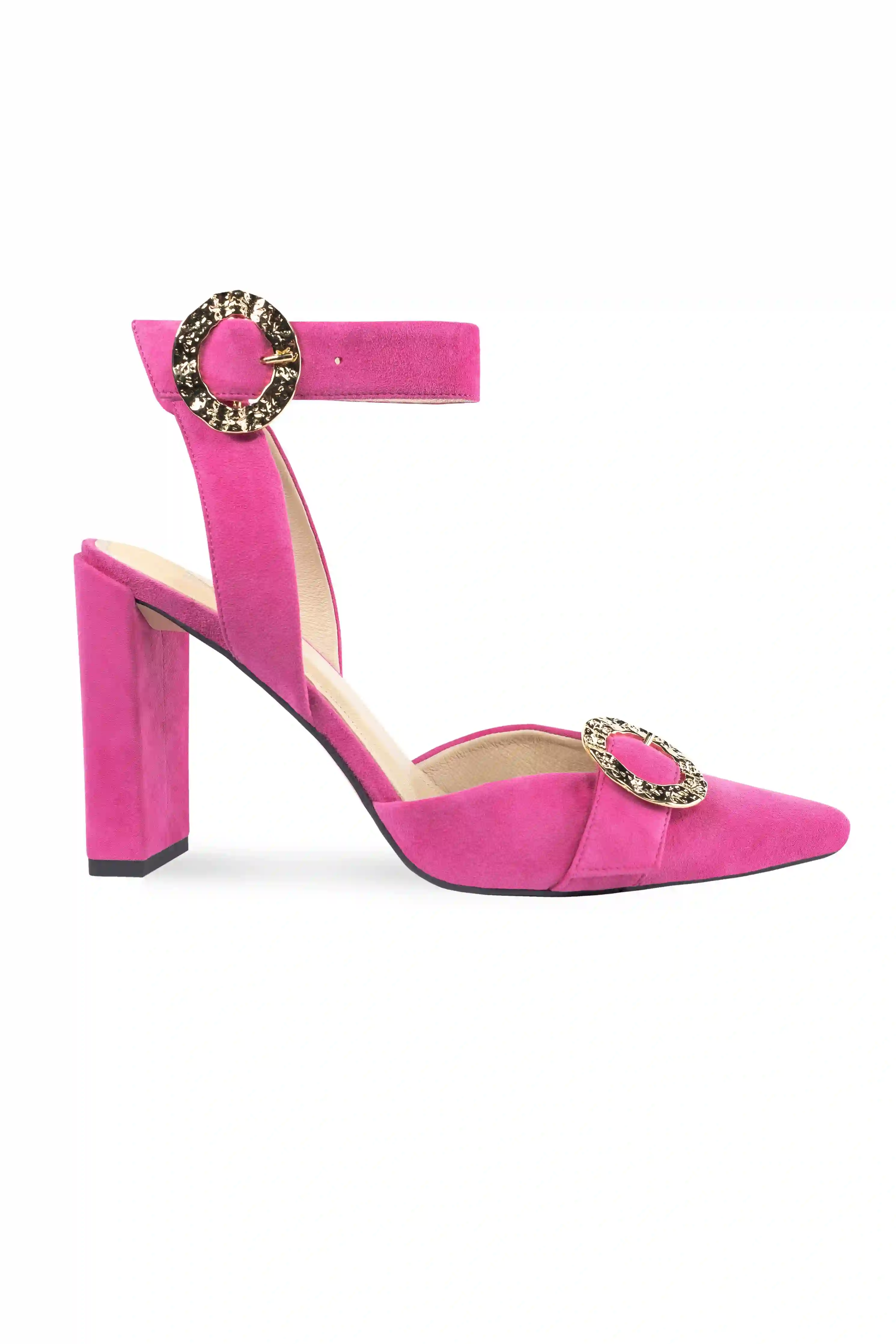 Sandalia de tacón cuadrado en color fucsia con detalles dorados