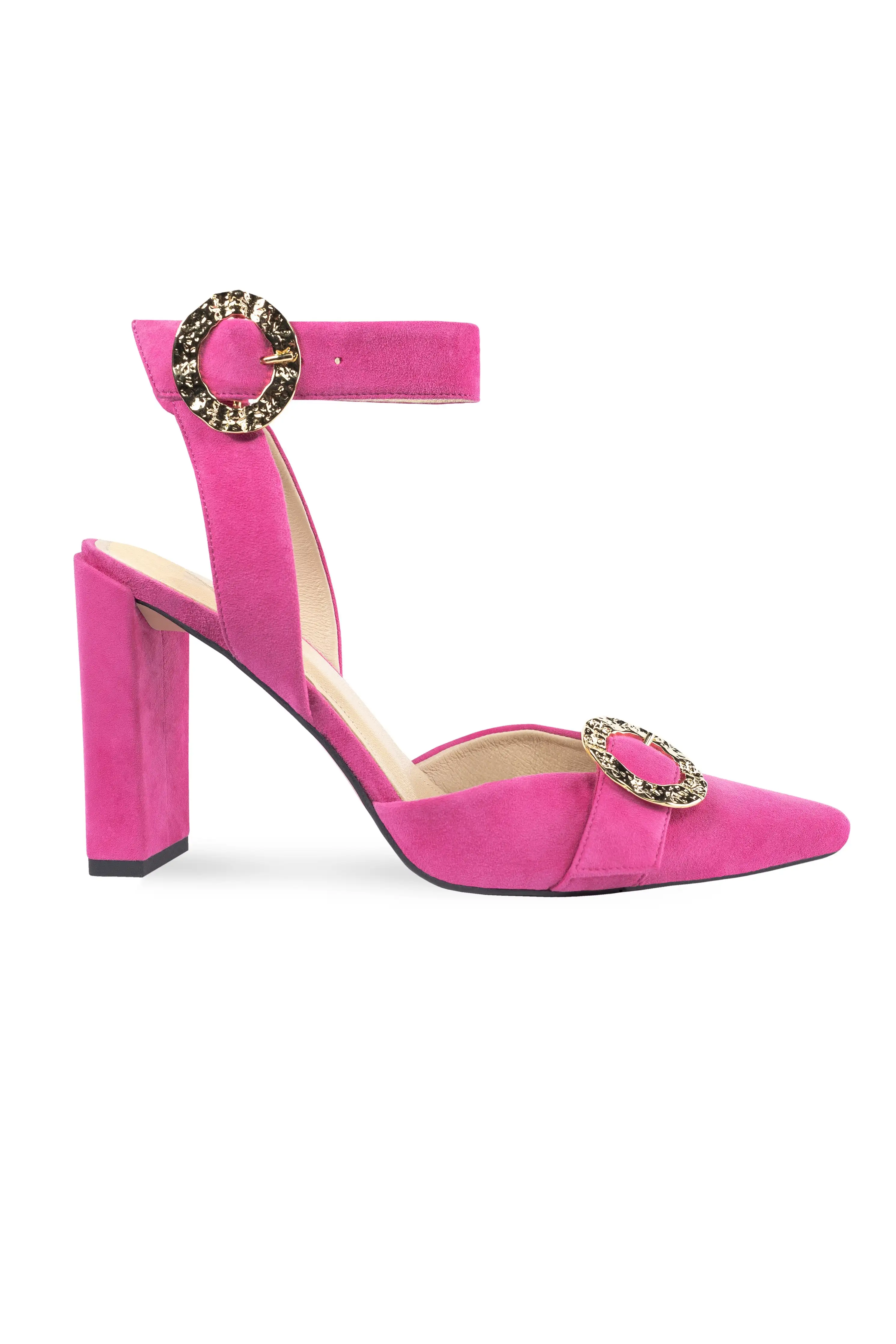 Sandalia de tacón cuadrado en color fucsia con detalles dorados