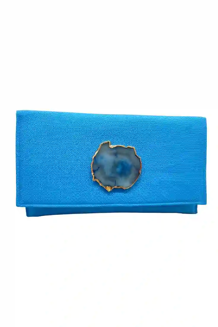 Cartera de rafia azul con cierre broche piedra aguamarina