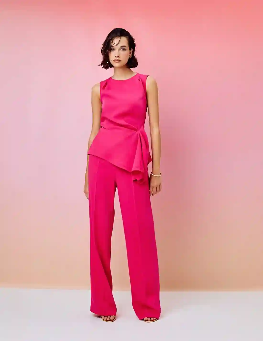 Pantalon de cintura alta y corte recto en crepe
