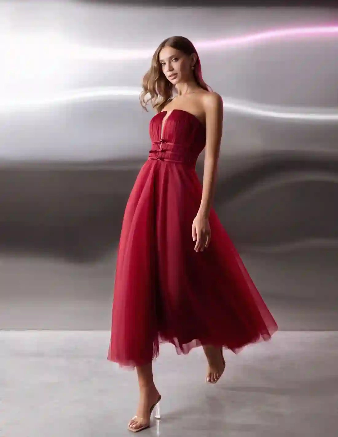 Vestido midi de tul con escote plisado palabra de honor y lazos a la cintura
