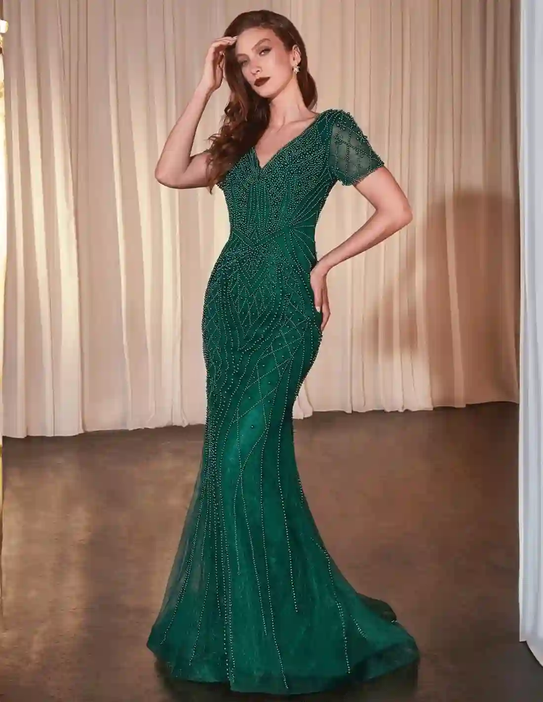 Vestido de fiesta largo bordado con perlas