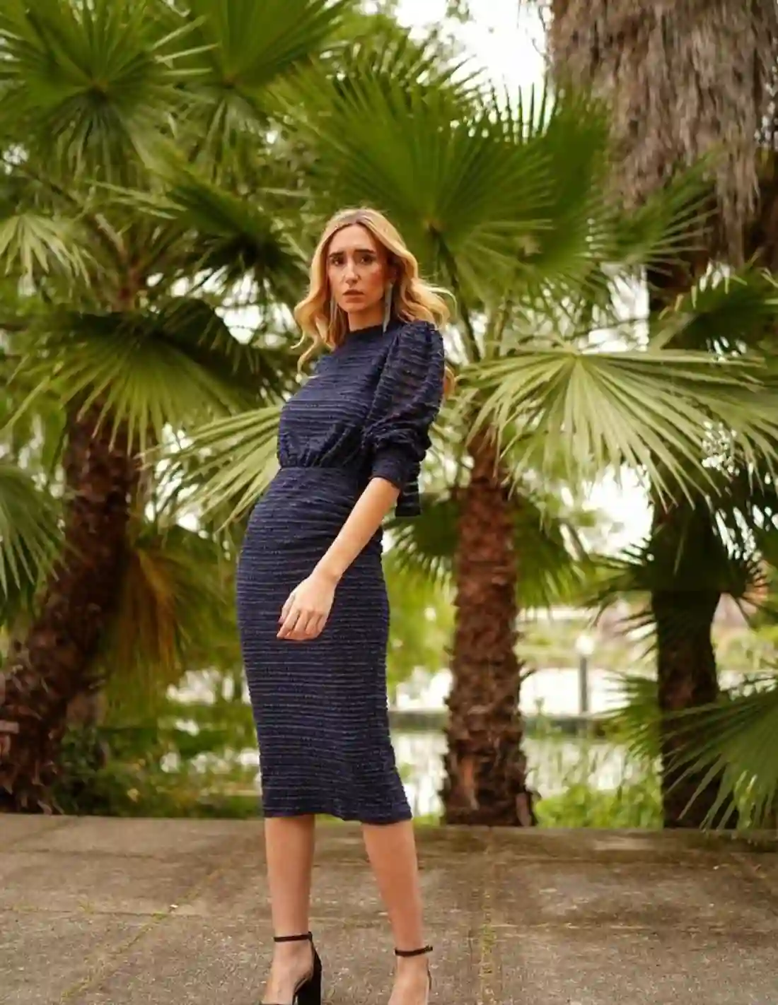 Vestido midi marino con forro de punto