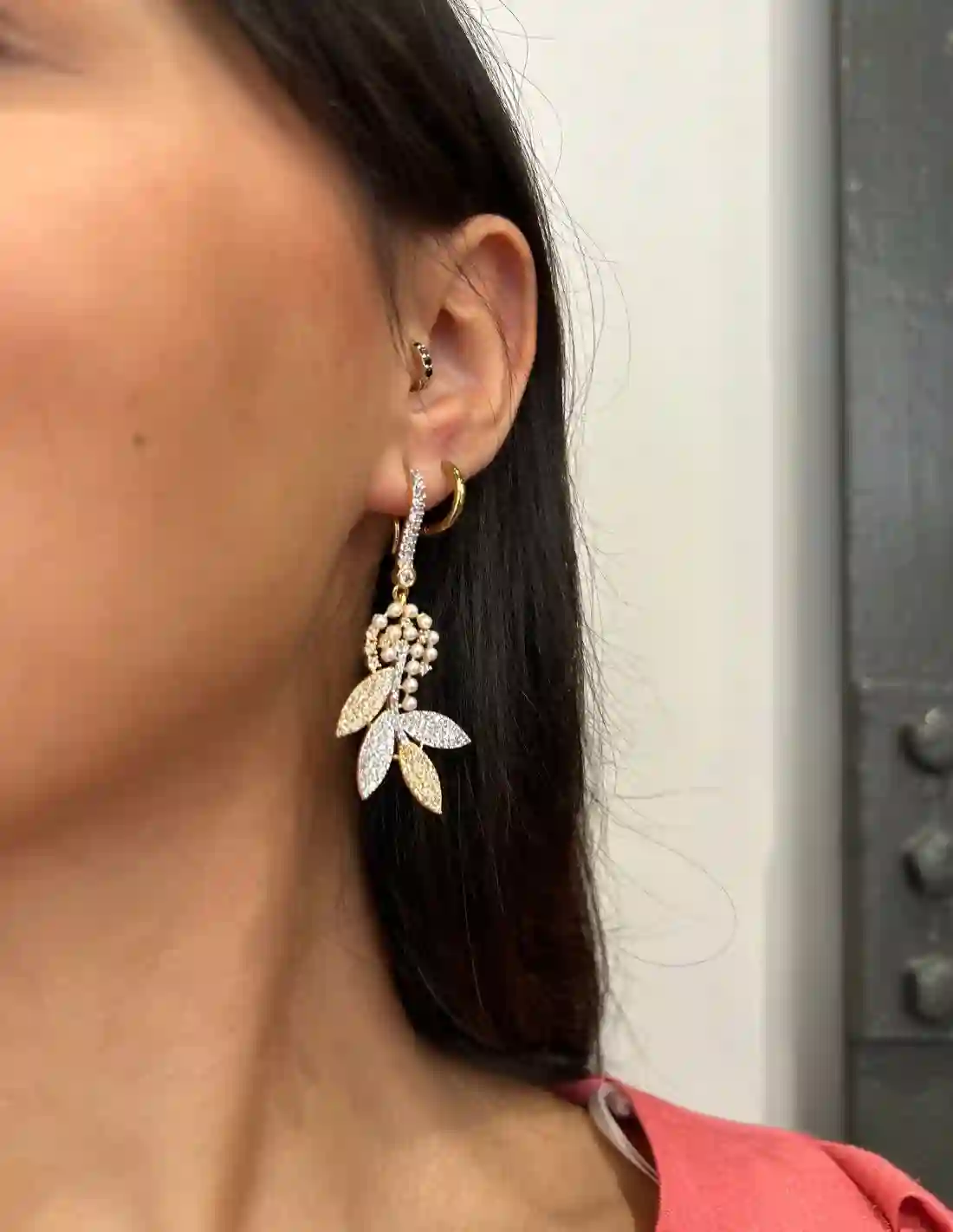 Golden leaves and pearls