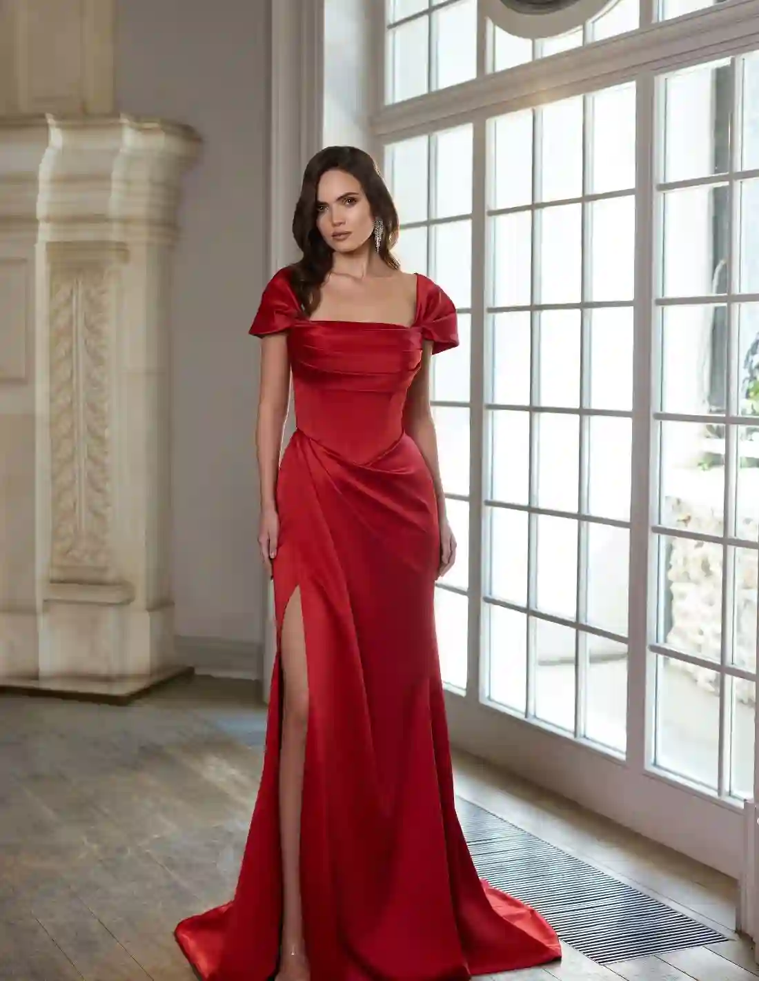 Long party dress with corset and skirt with opening
