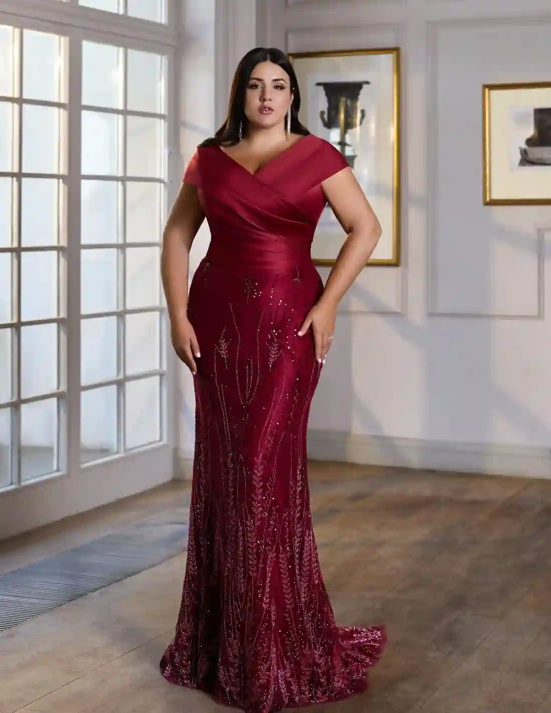 Vestido de fiesta largo con corpiño de satén y falda de guipur