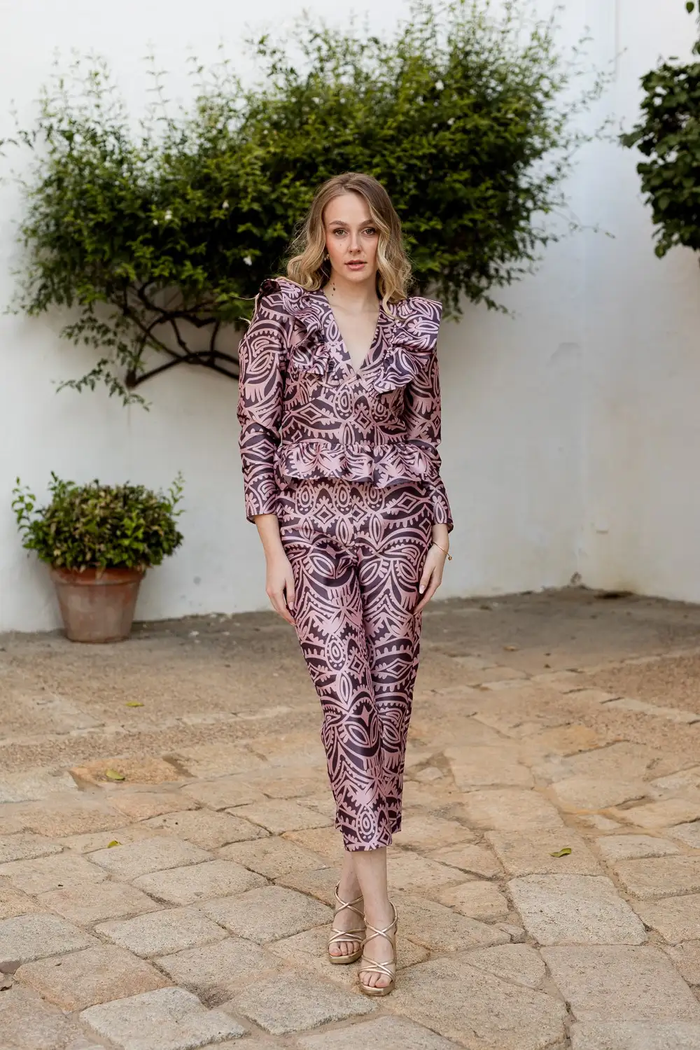 Pantalón recto de fiesta estampado rosa