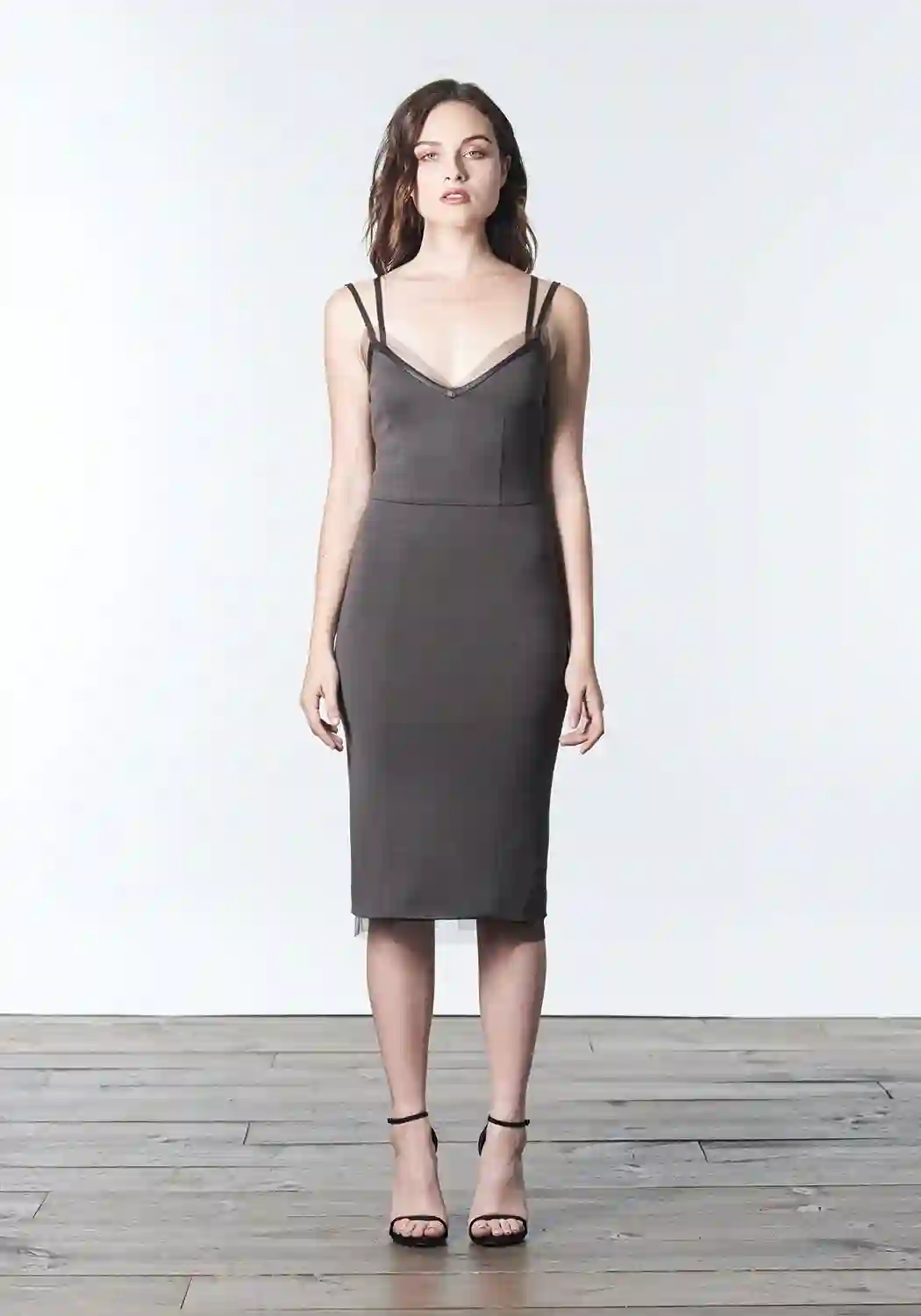 Adjusted minimalist cocktail dress with double braces