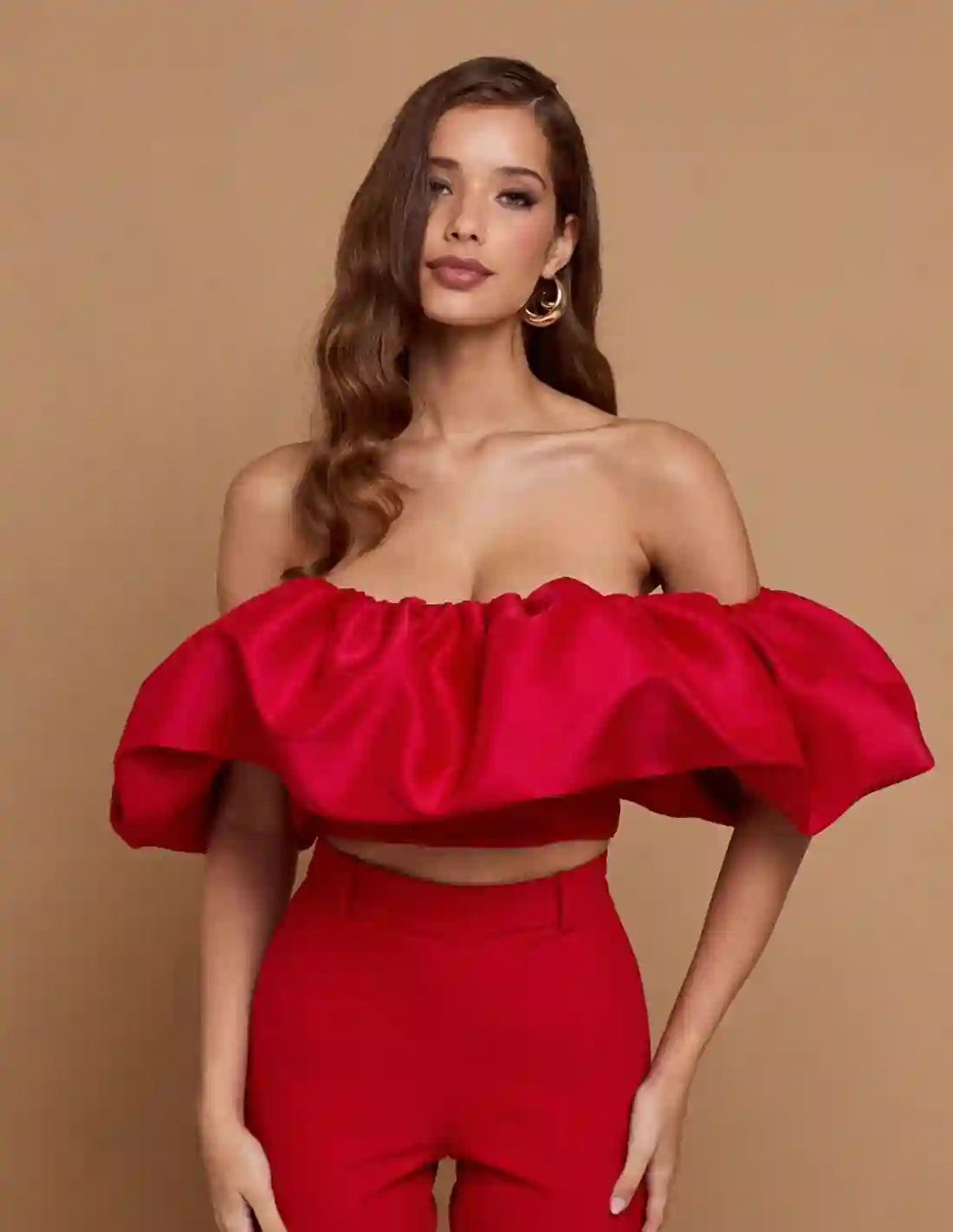Top de fiesta rojo con maxi volante bandeau