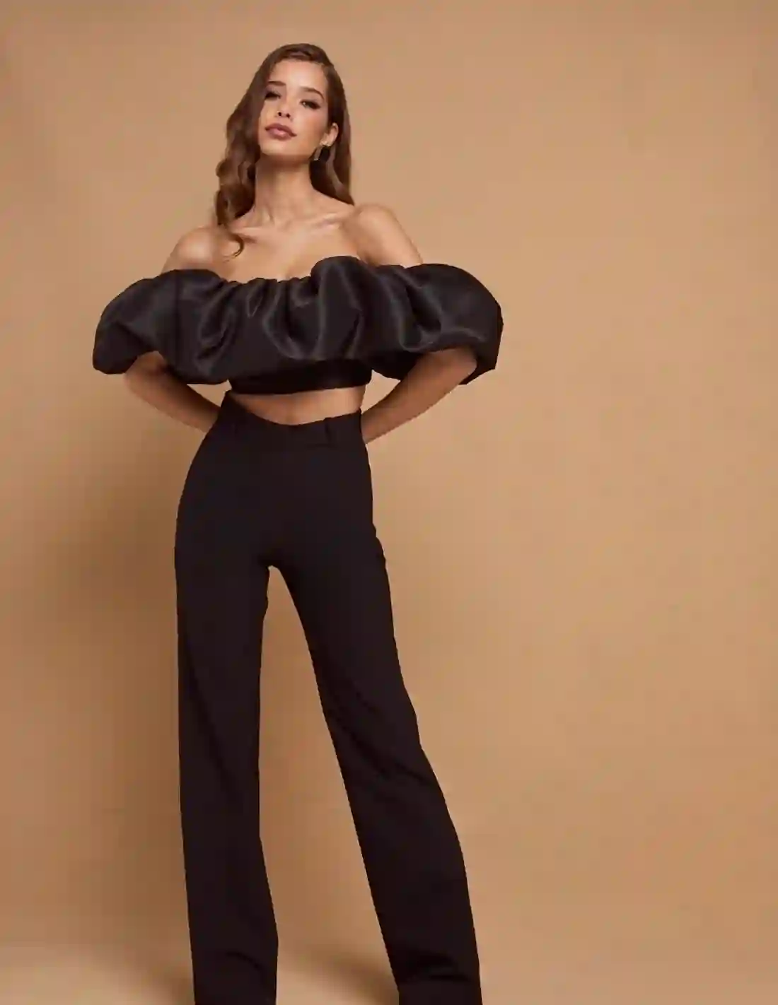 Pantalón largo de fiesta negro con tiro alto