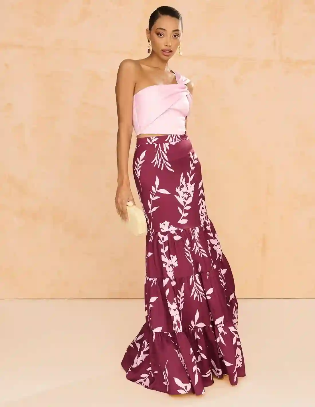 Long skirt with floral print and flying details