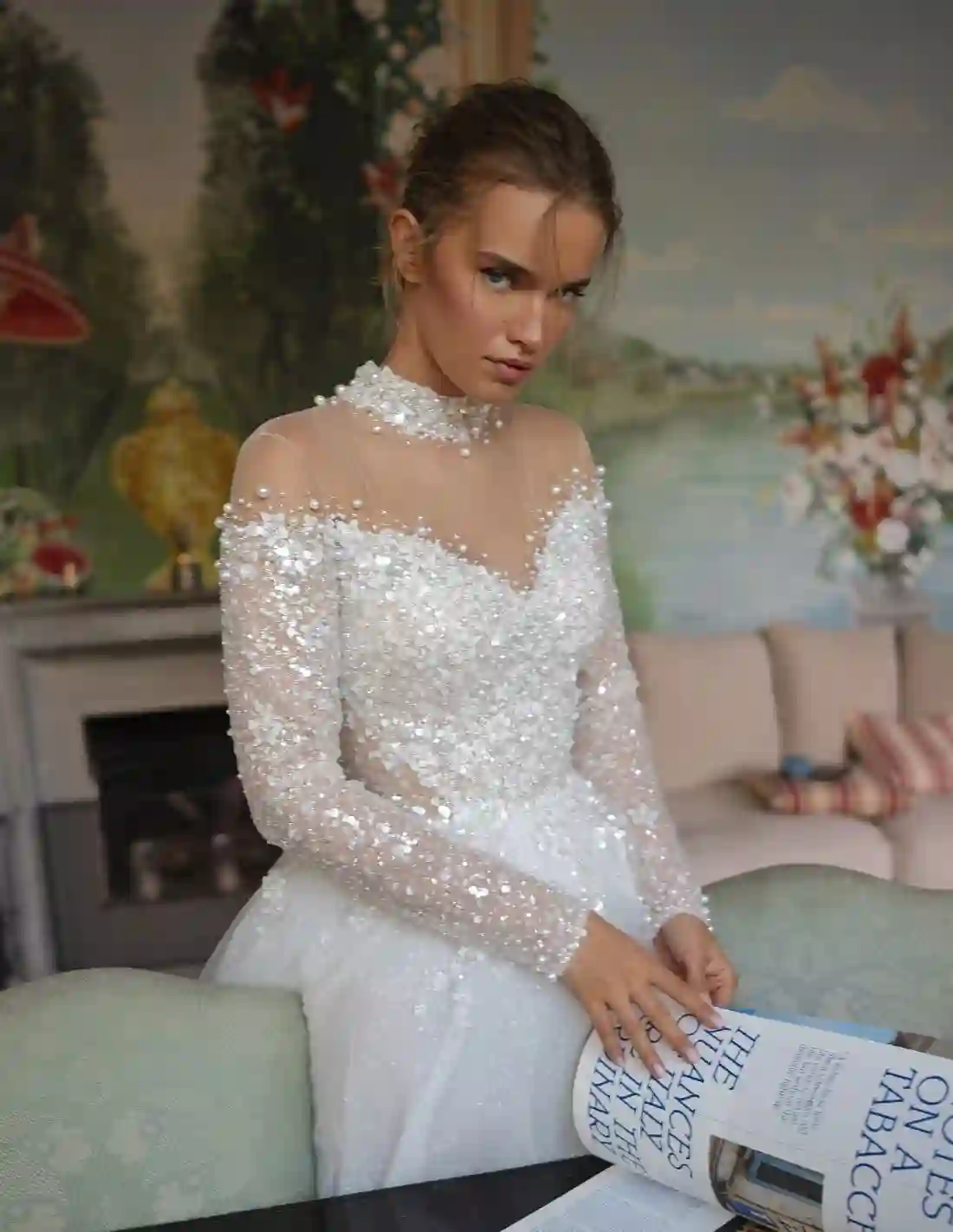 Vestido de novia marfil con escote y espalda ilusión, silueta princesa