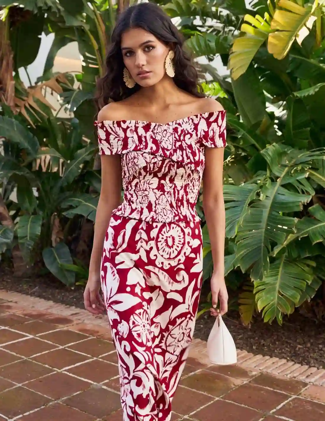 Falda midi roja con estampado