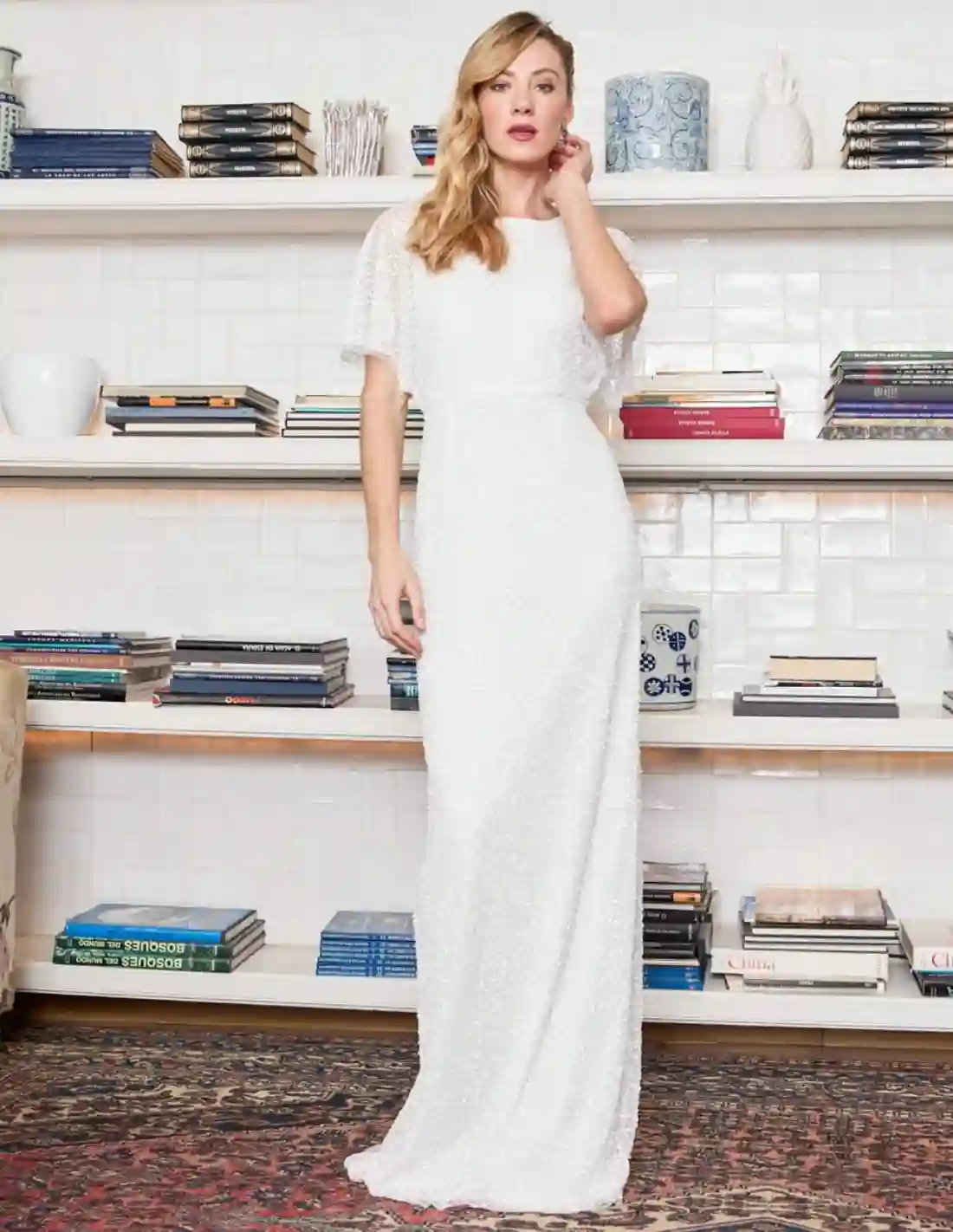 Vestido de fiesta largo con pedrería y manga corta