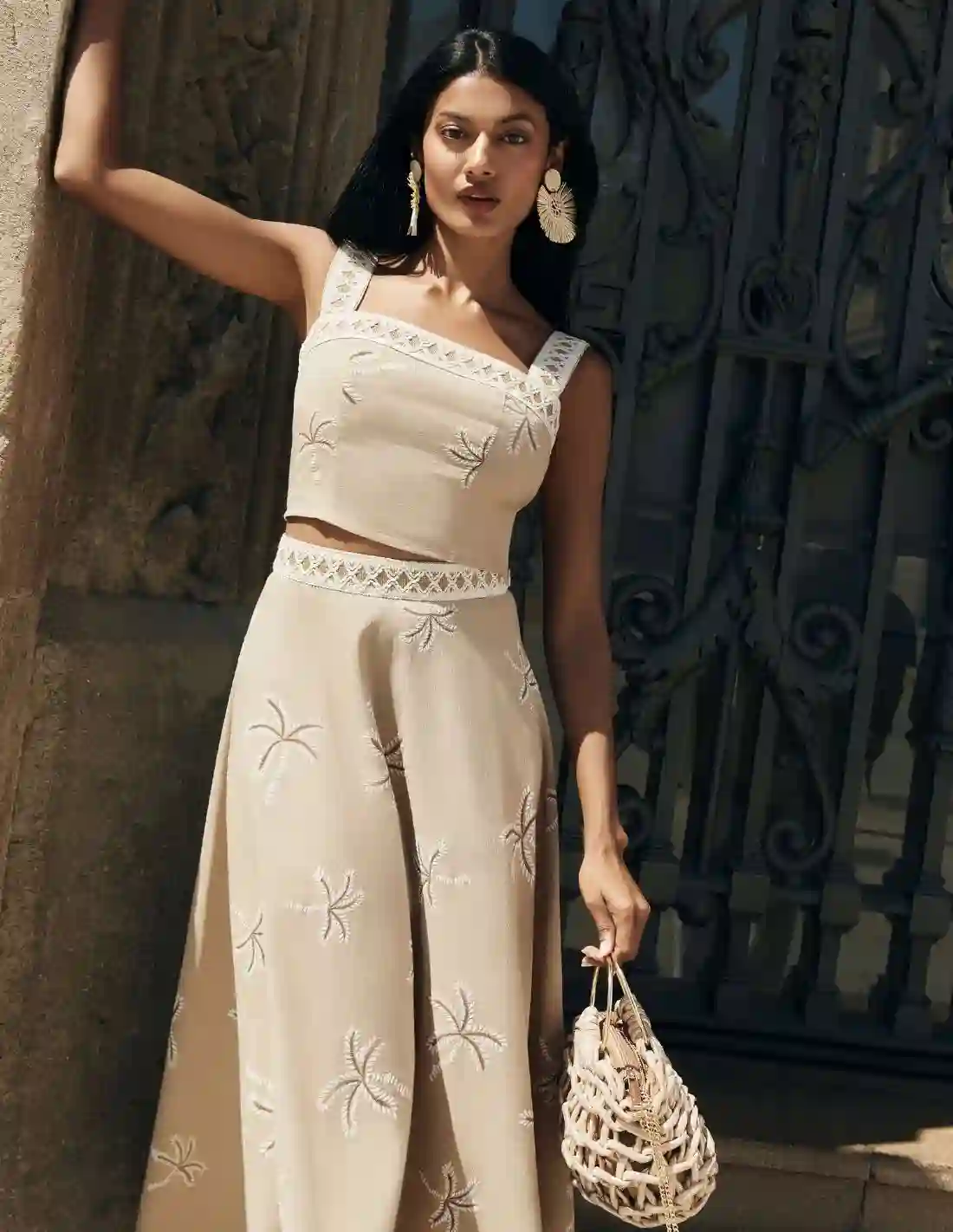 Top para invitada estampado de tirantes anchos beige