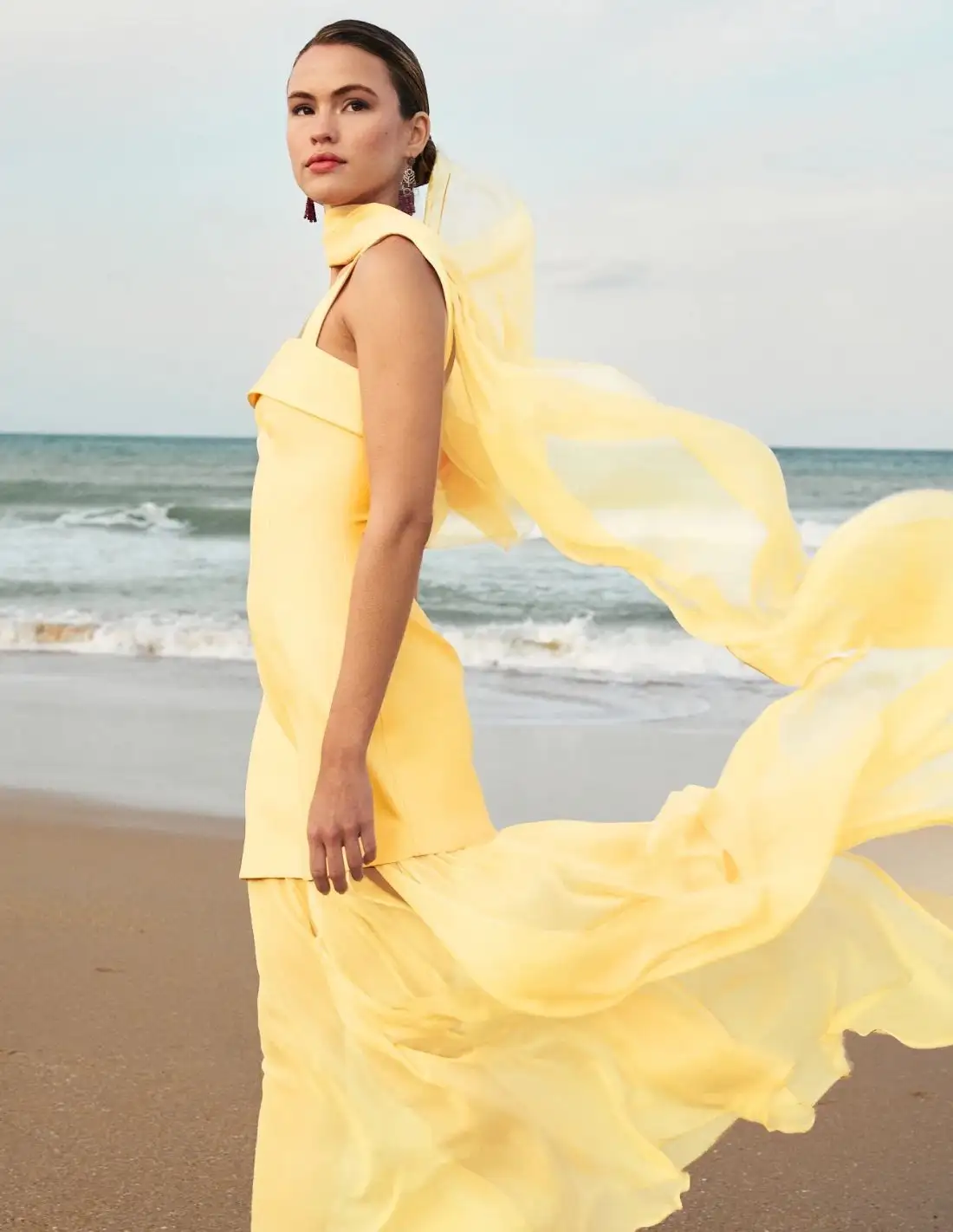Chal de gasa amarillo