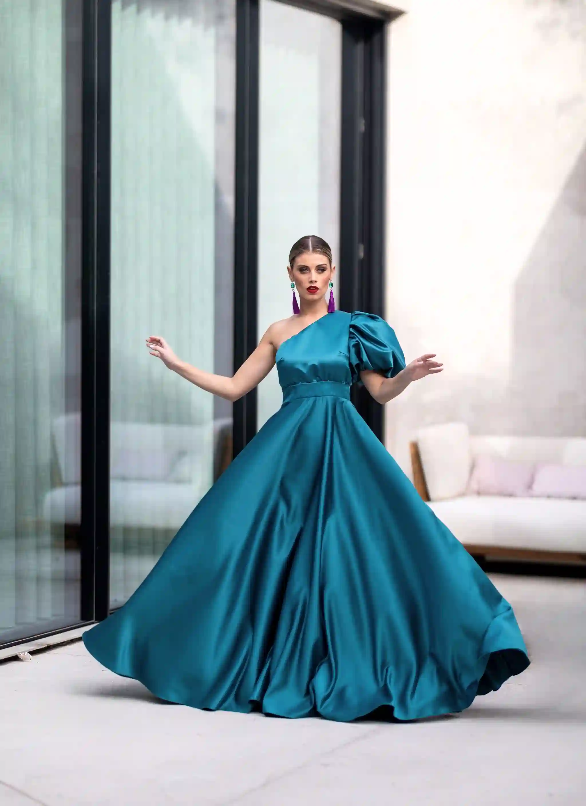 Vestido de invitada estructurado turquesa