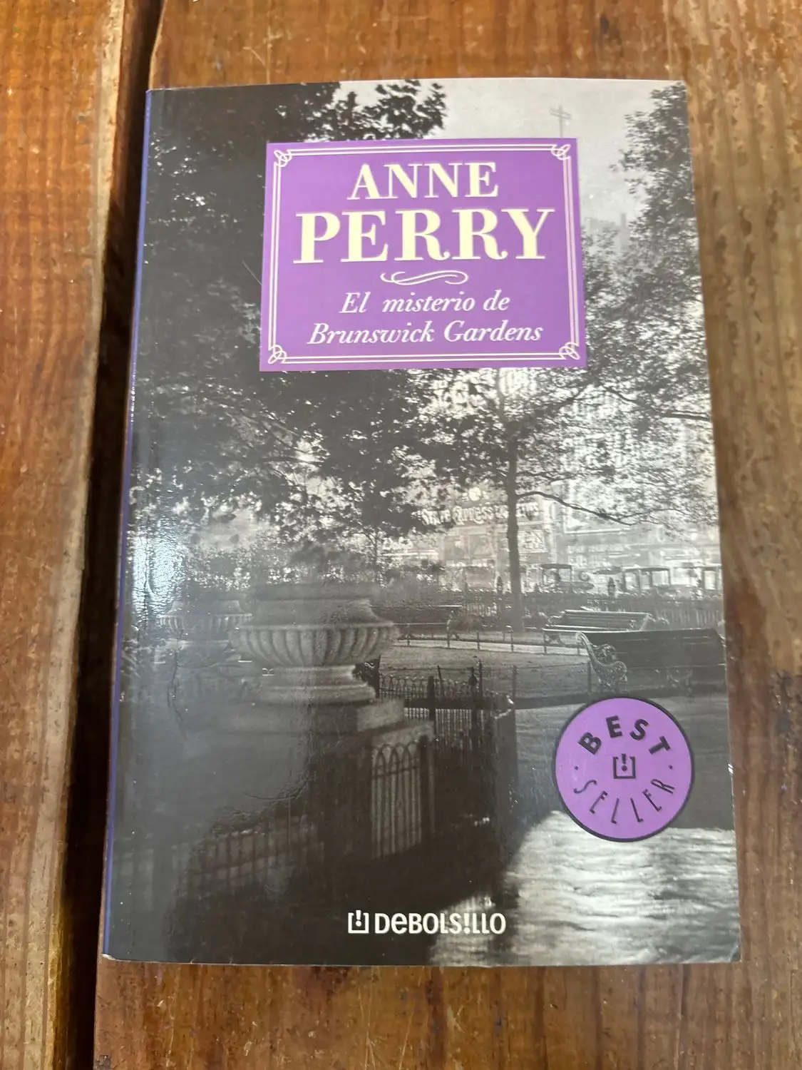 El misterio de Brunswick Gardens (Inspector Thomas Pitt 18) (Spanish Edition)