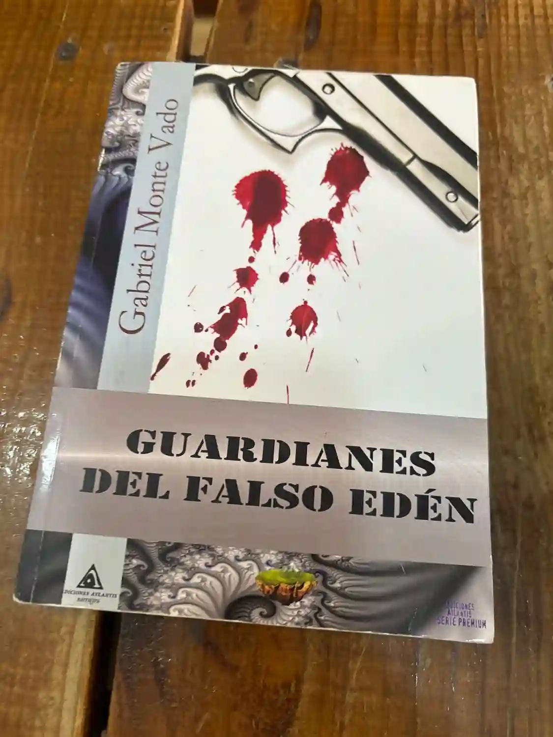 Guardianes del falso edén