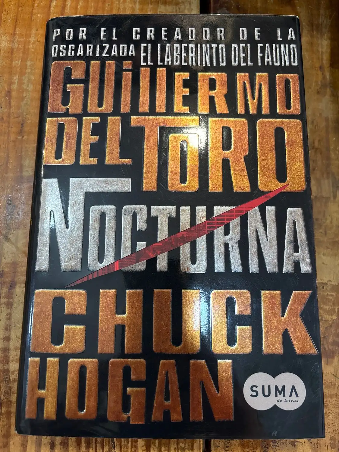 Nocturna (Trilogía de la oscuridad 1) (Spanish Edition)