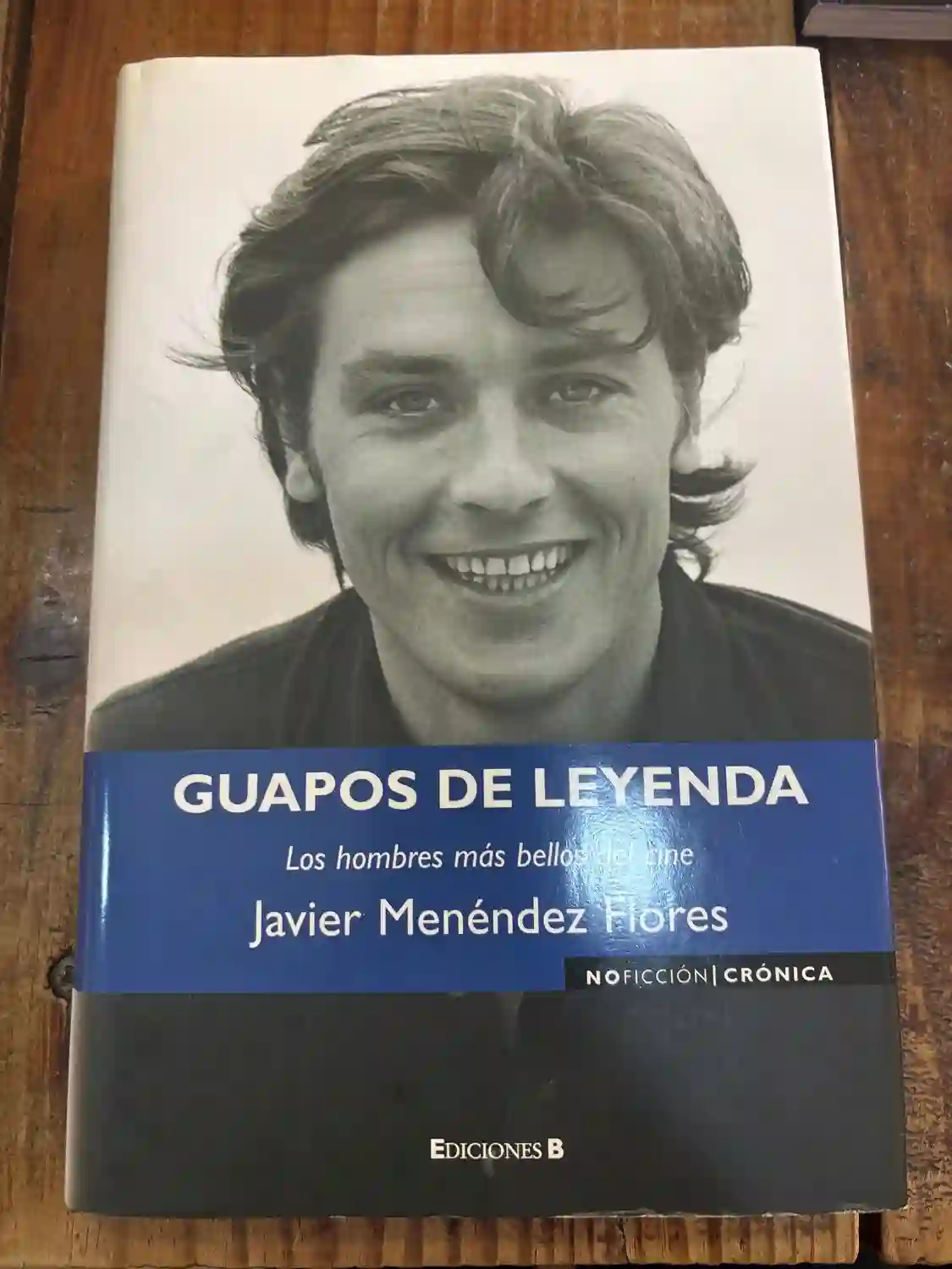 GUAPOS DE LEYENDA: LOS HOMBRES MAS BELLOS DEL CINE (Spanish Edition) TRSA