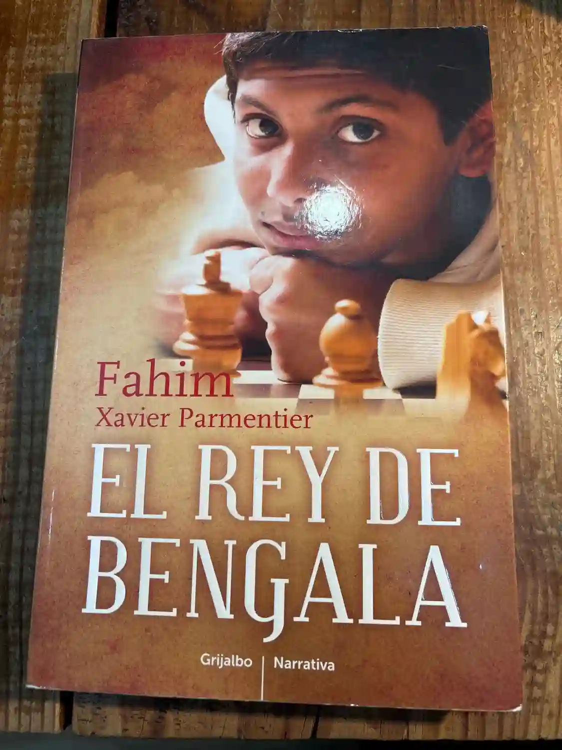 El Rey de Bengala / A King in Hiding: How a Child Refugee Became a World Chess Champion (Spanish Edition)