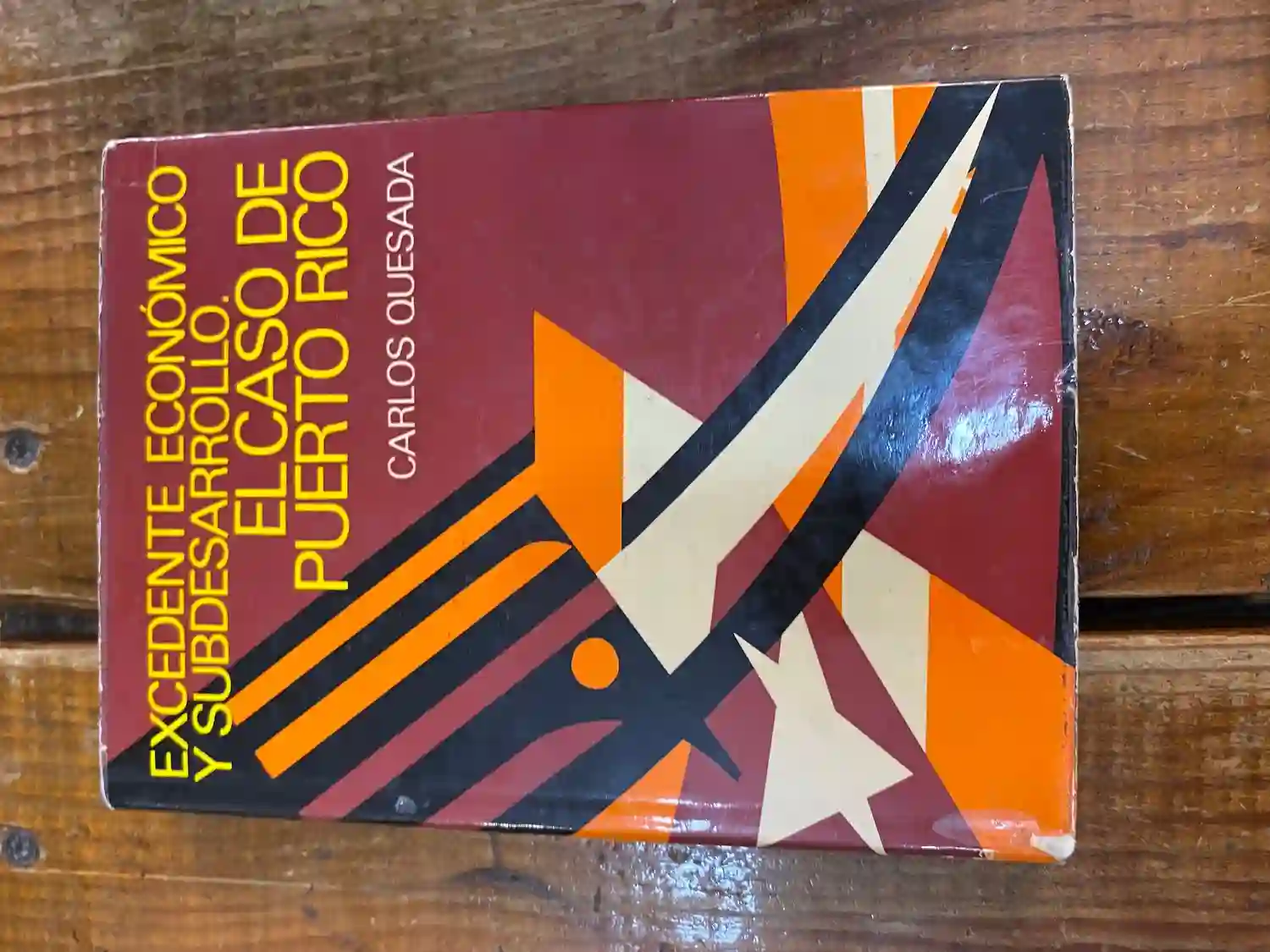 Excedente económico y subdesarrollo: El caso de Puerto Rico (Ensayos/Planeta de economía y ciencias sociales ; 12) (Spanish Edition)