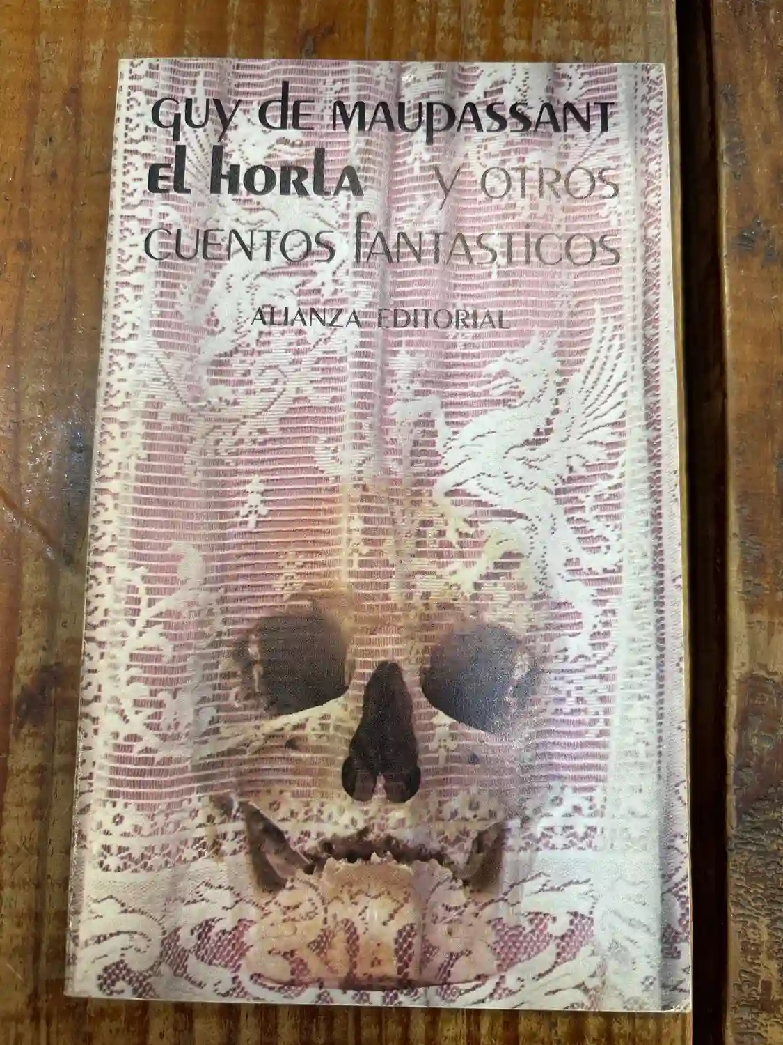 El Horla y Otros Cuentos Fantasticos (Spanish Edition)