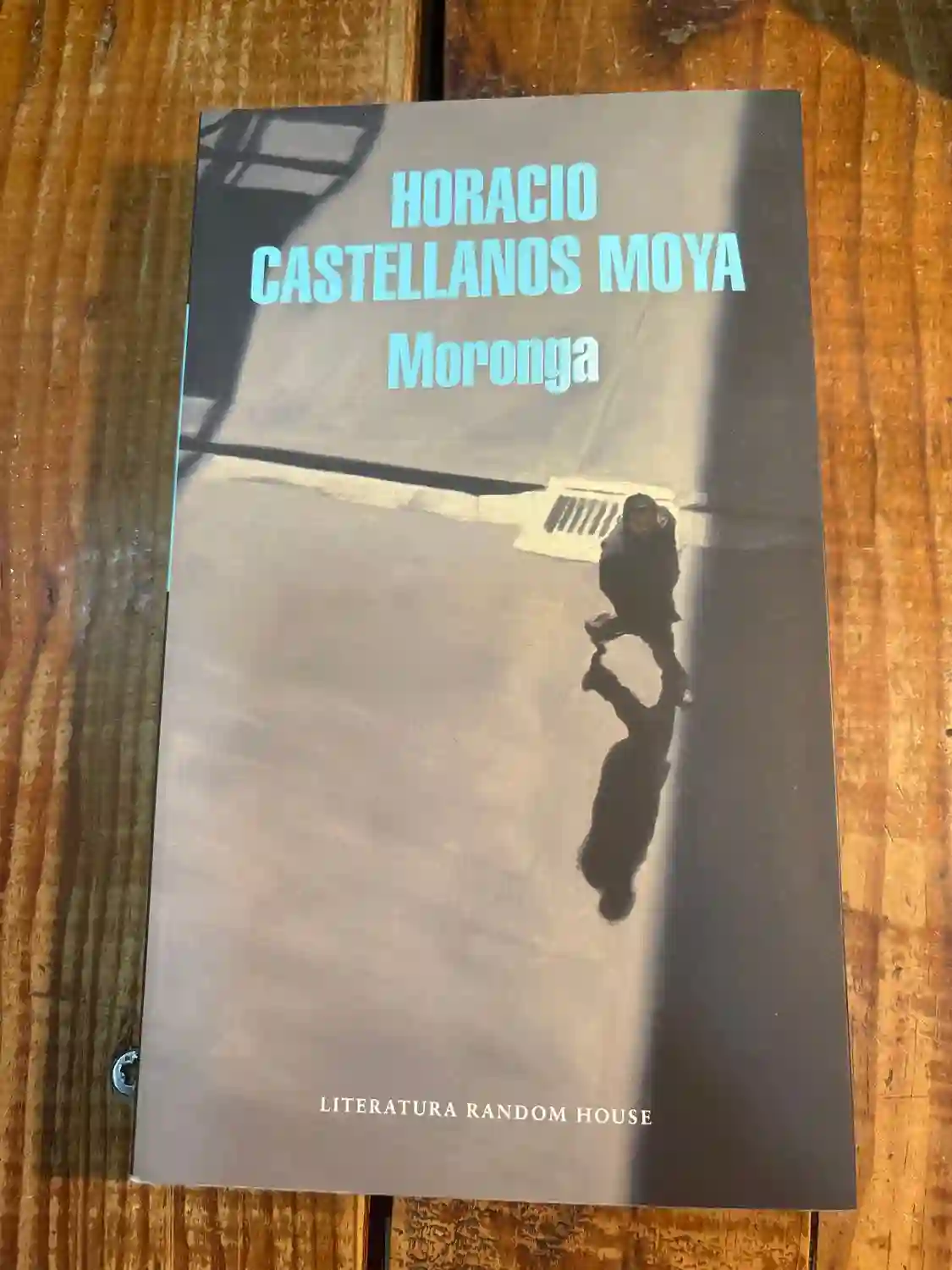 ​Moronga (Spanish Edition) Moya, Horacio Castellanos