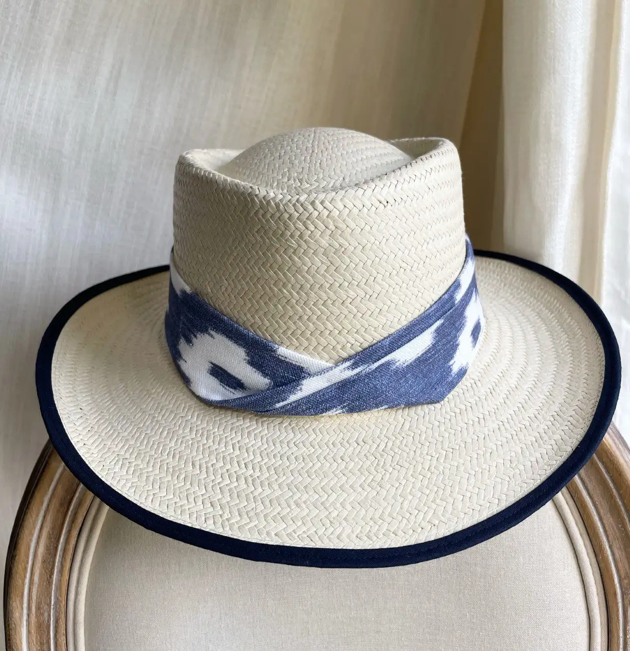 Sombrero Ovalado/ Ikat Azul Marino