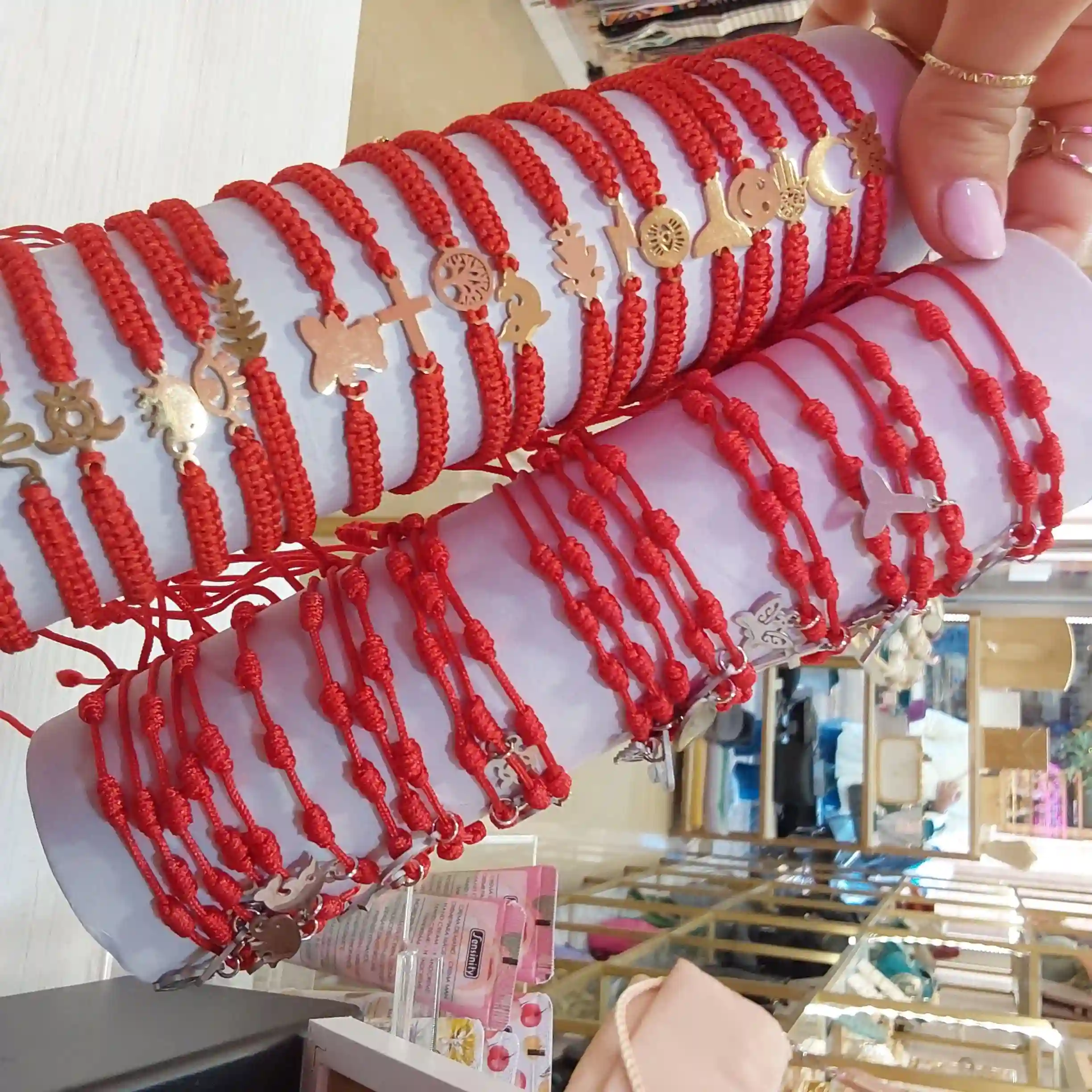 Pulsera hilo + dije acero
