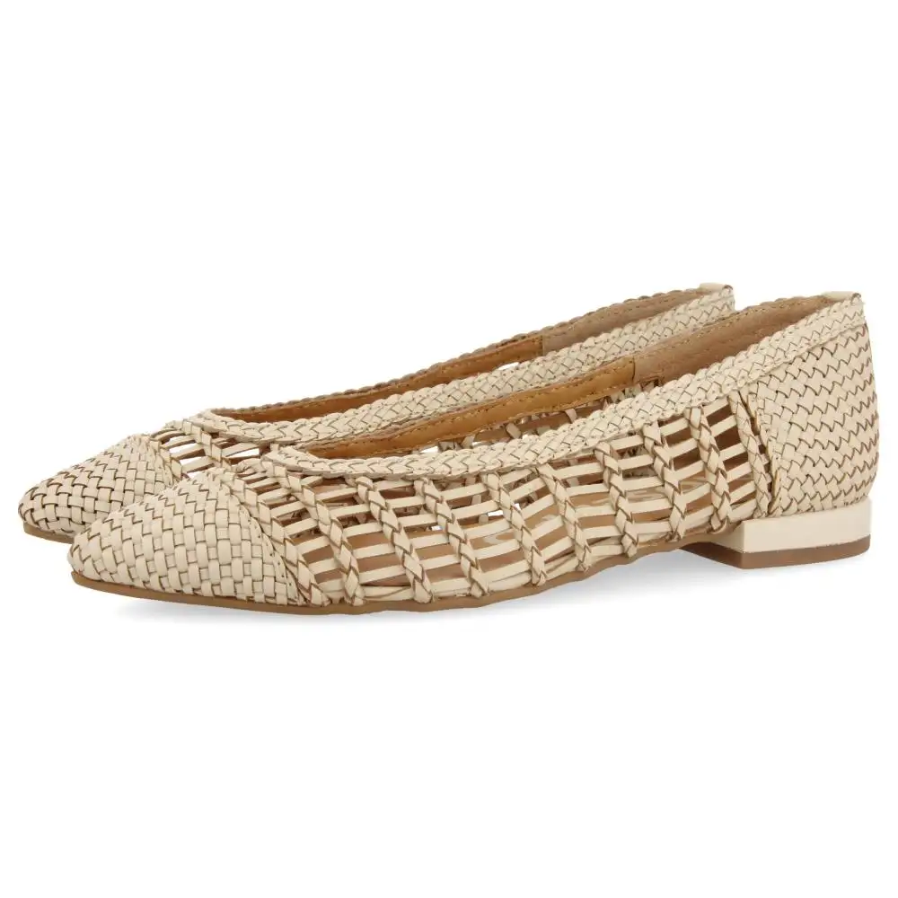 GIOSEPPO SAGADA Por Atelier Bailarina Off White