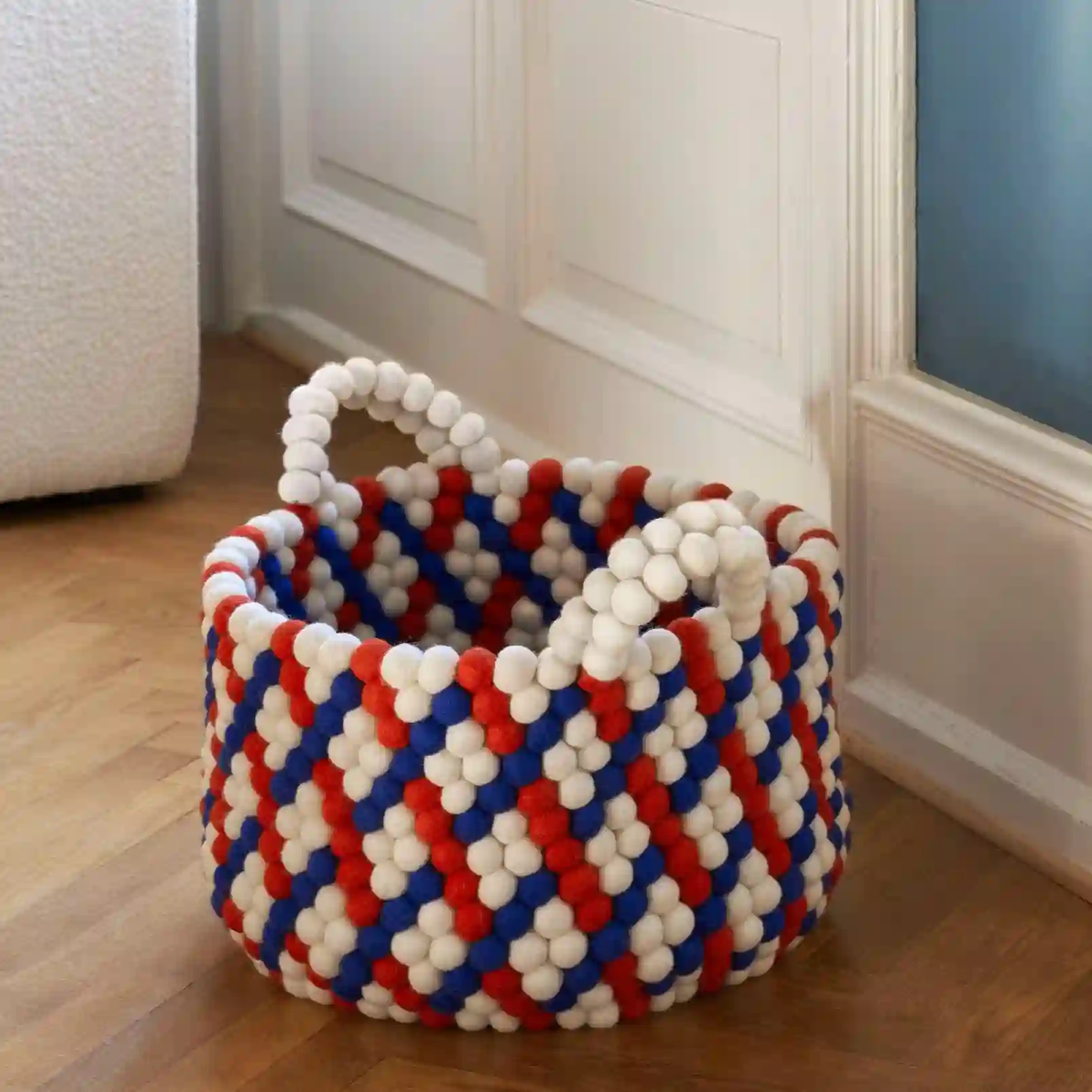 CESTA DE CUENTAS CON ASAS (VARIOS COLORES)