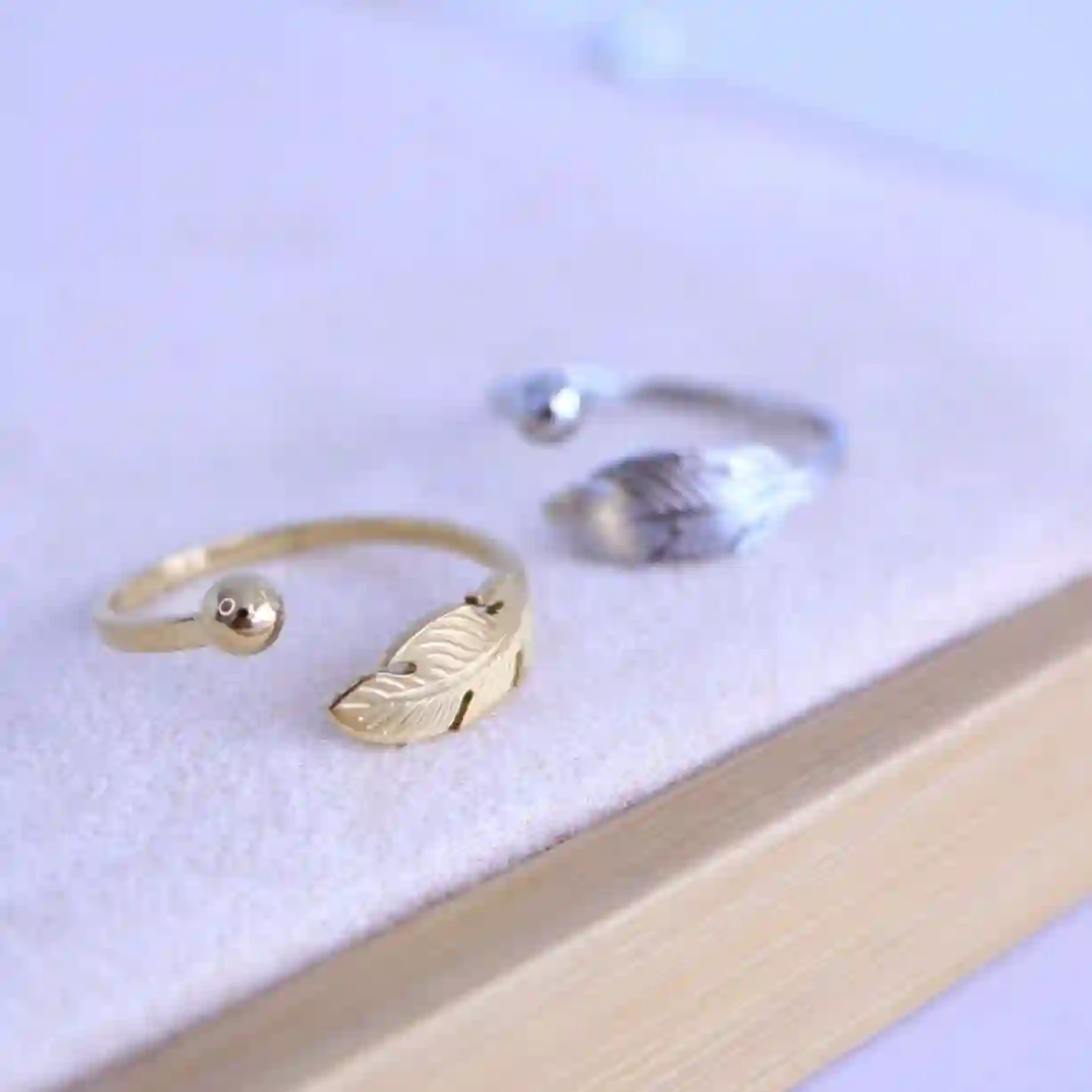 Anillo Pluma y Bola