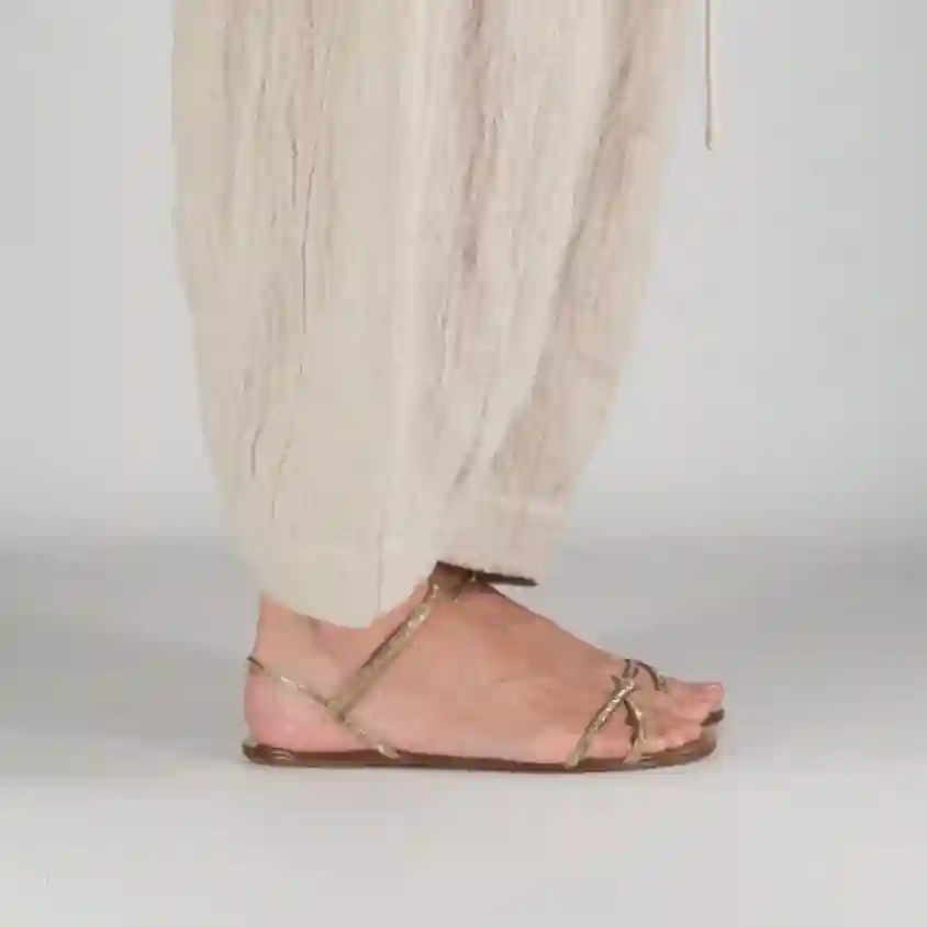 PEDRO GARCÍA PANIE By Atelier Sandalia Joya Oro satinado