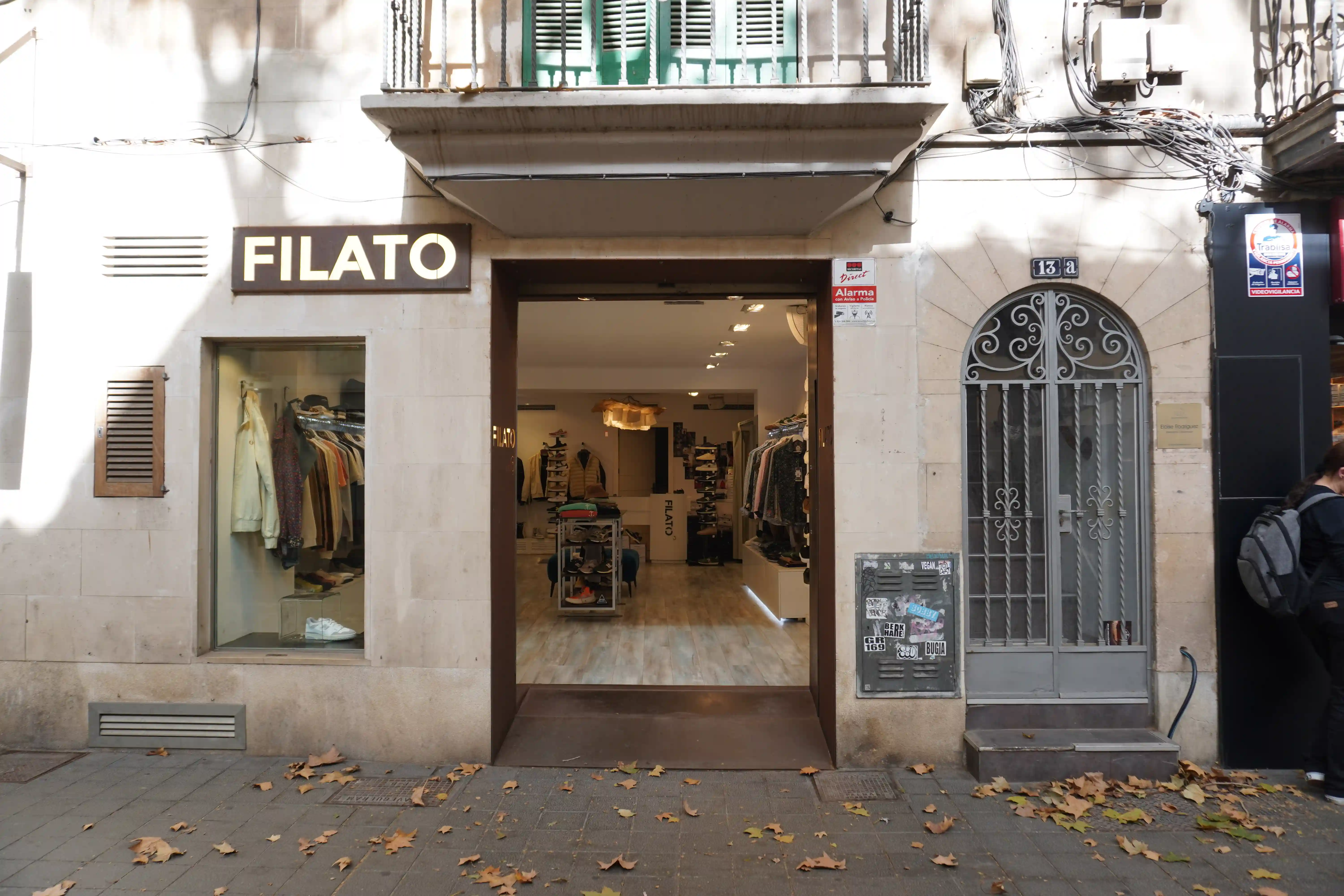 Store image 1